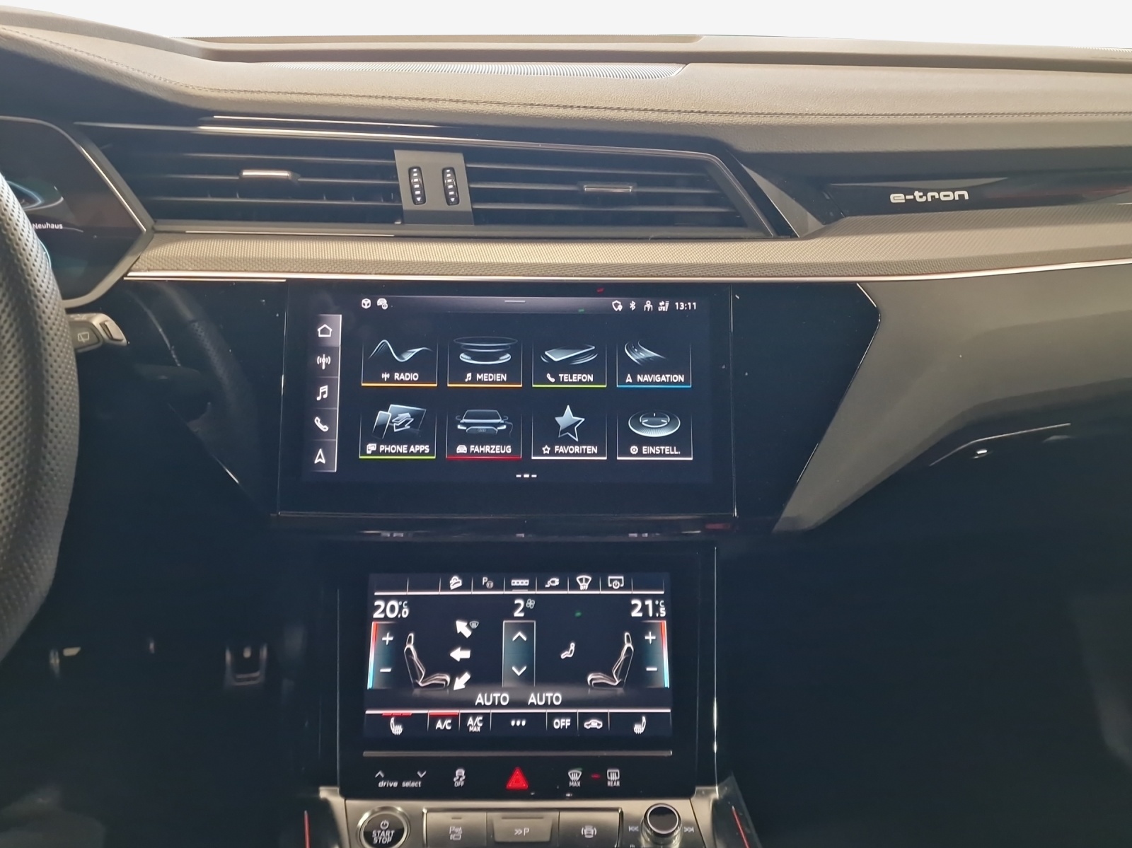 AUDI Q8 55 e-tron Black Edition quattro-image-15