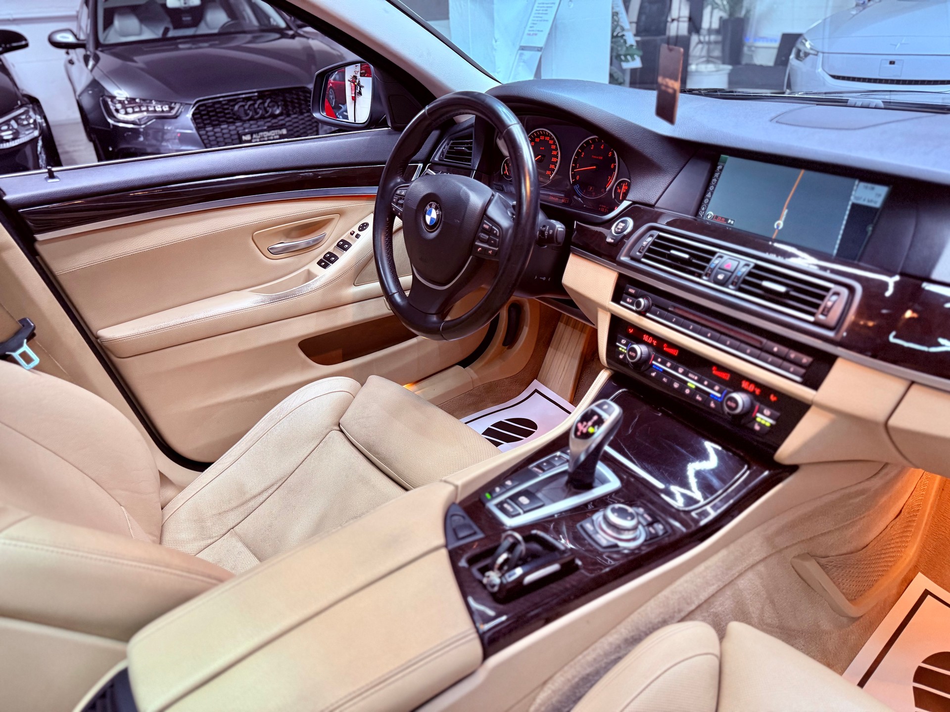 BMW 535i xDrive Touring Steptronic-image-19