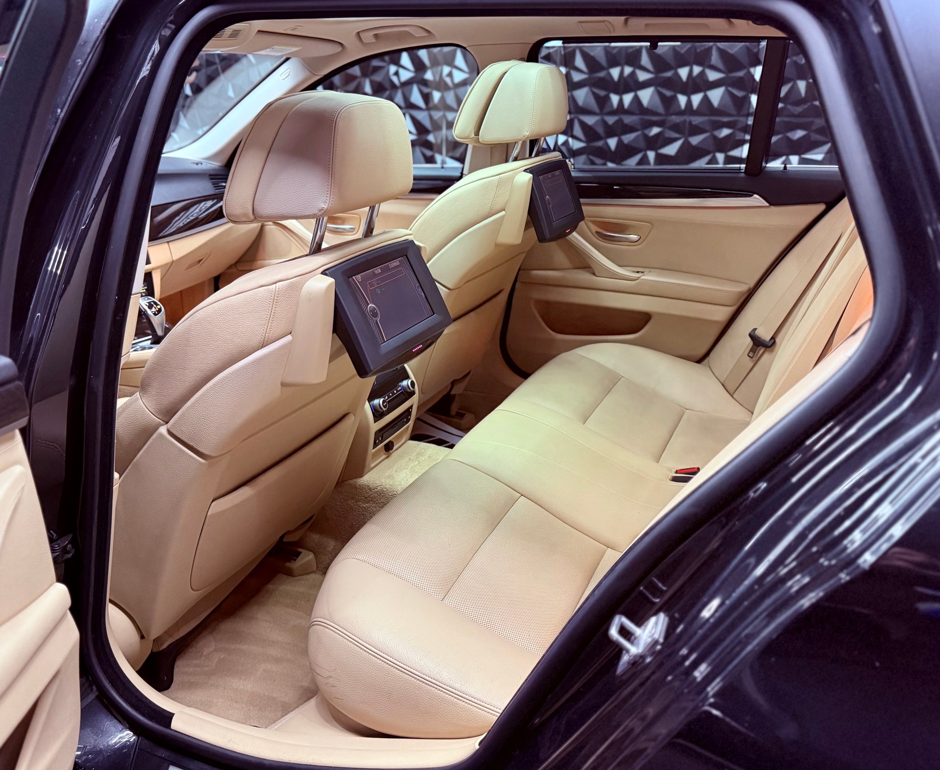 BMW 535i xDrive Touring Steptronic-image-17
