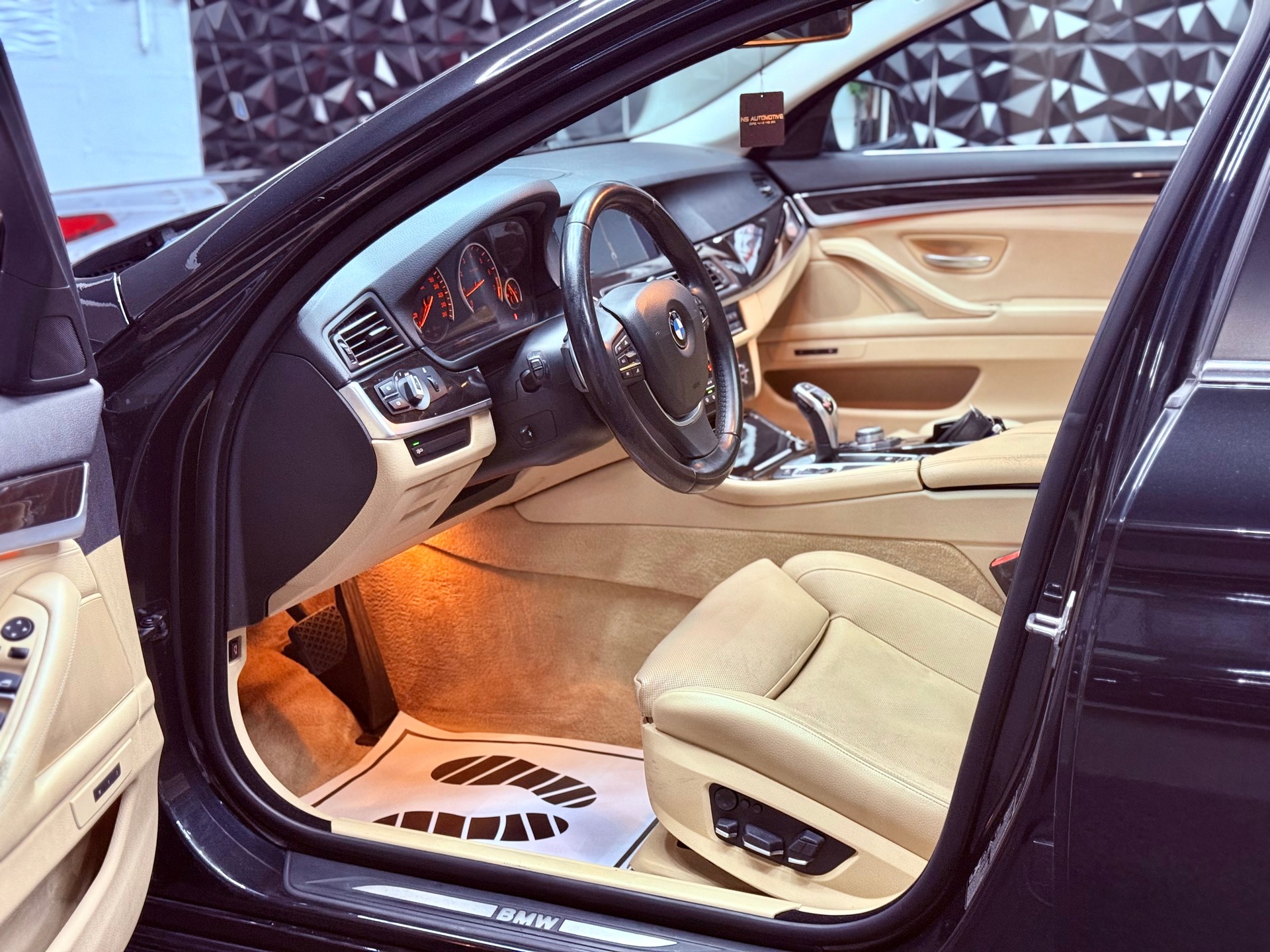 BMW 535i xDrive Touring Steptronic-image-11