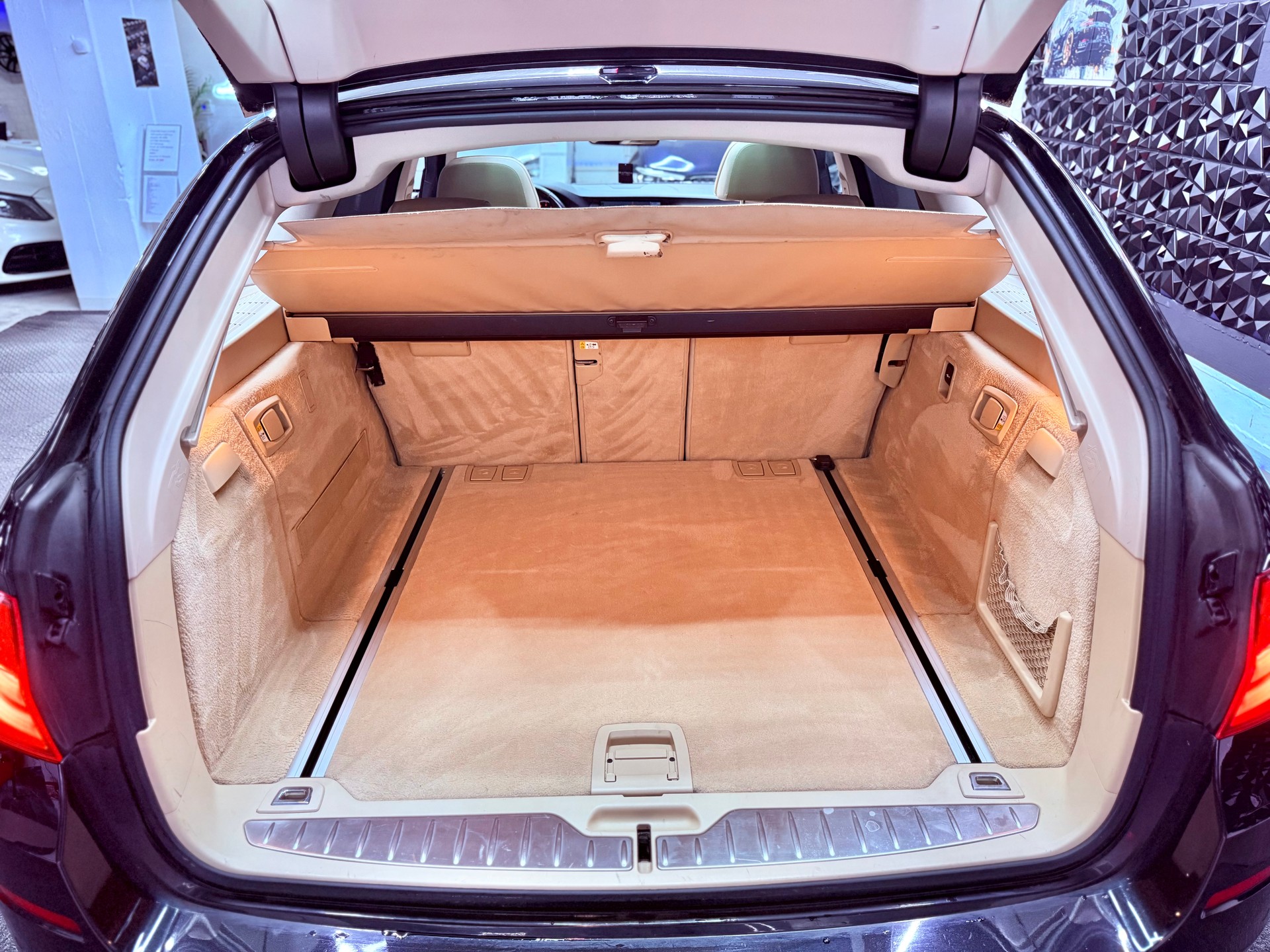 BMW 535i xDrive Touring Steptronic-image-23