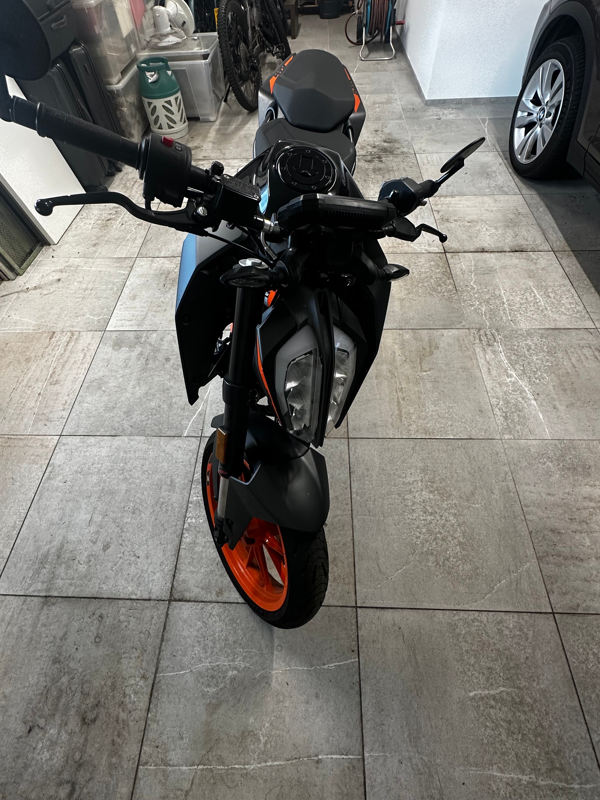 KTM 125 Duke-image-2