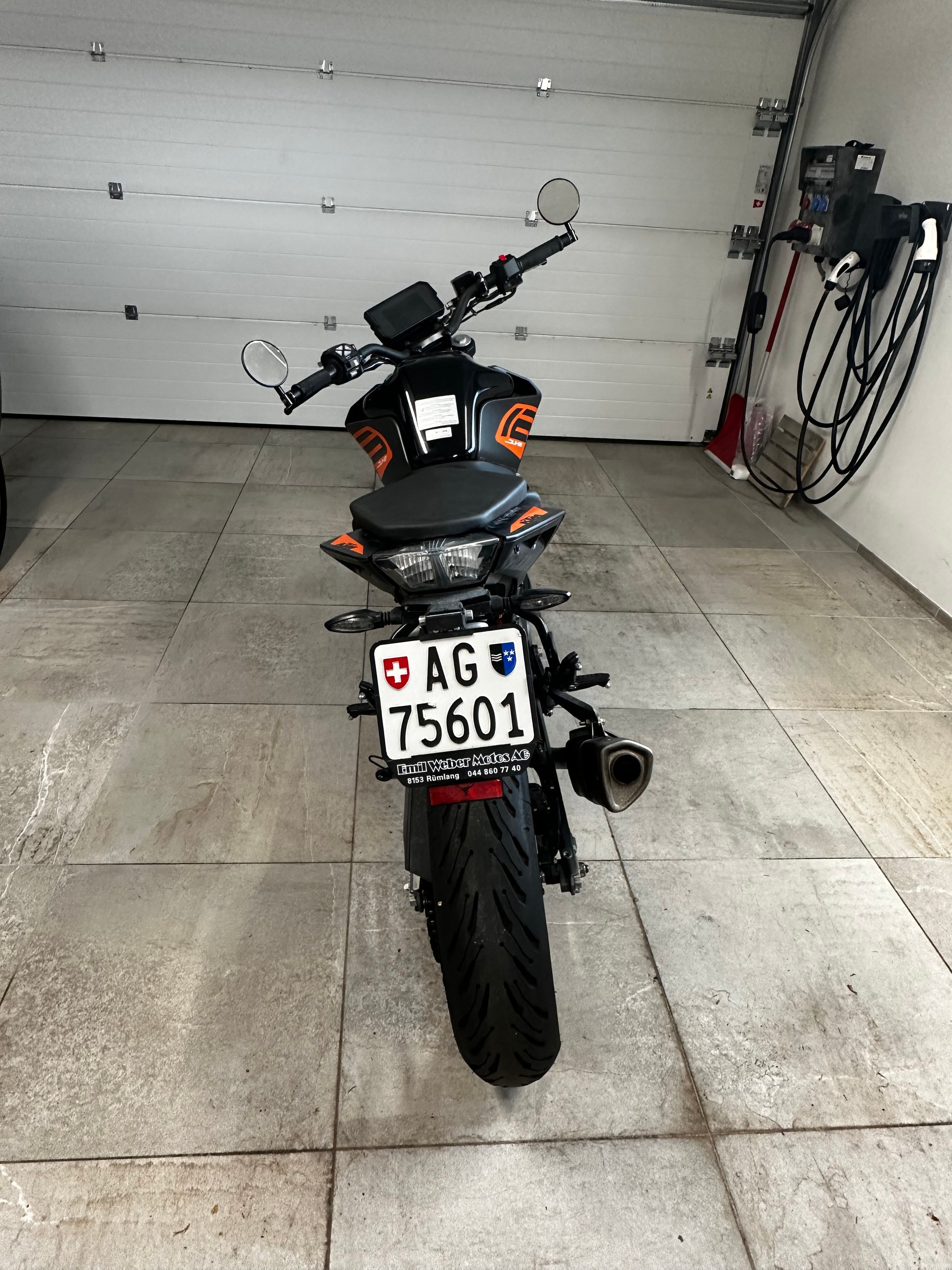 KTM 125 Duke-image-1