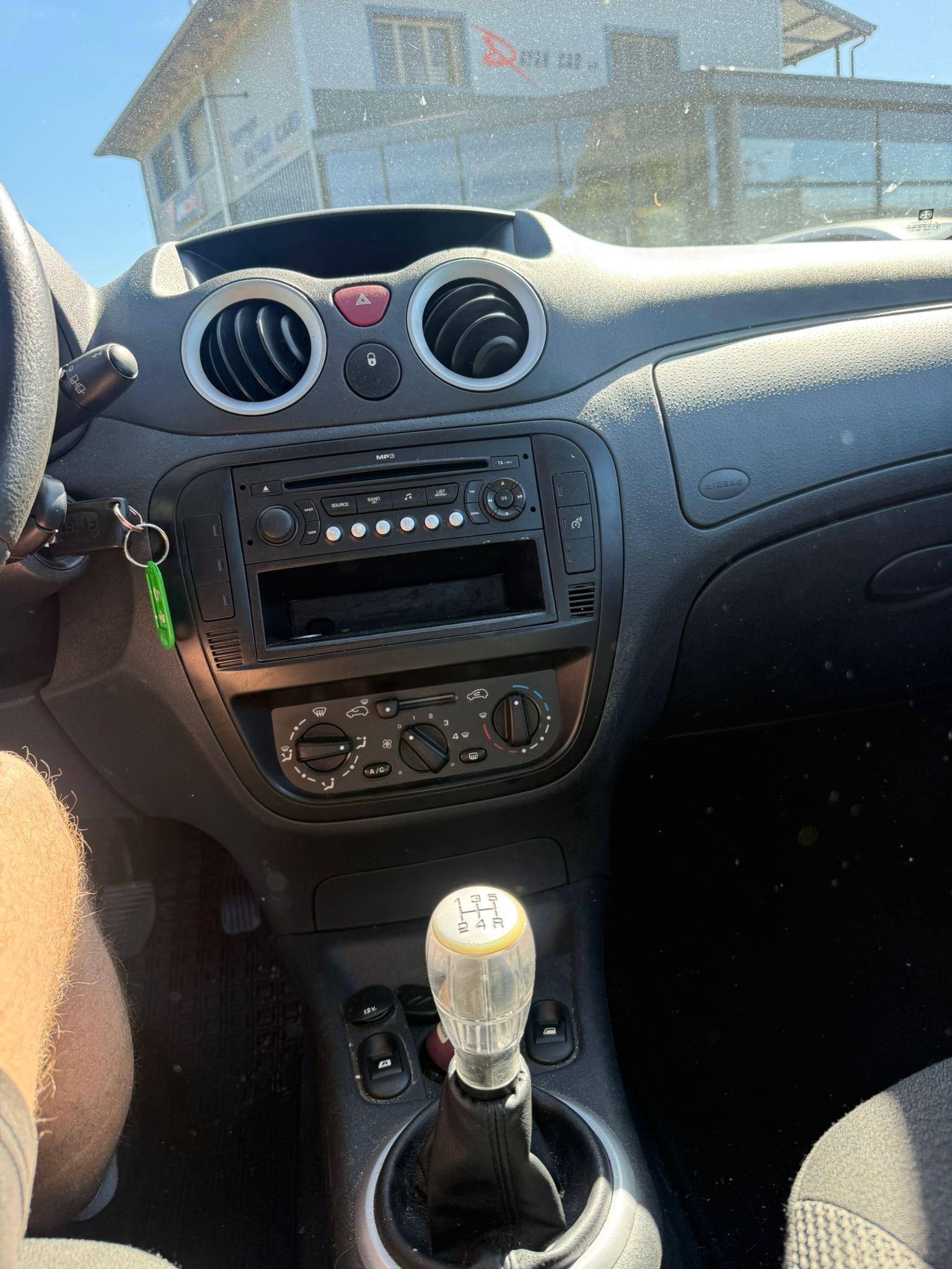 CITROEN C3 1.4i Exclusive-image-18