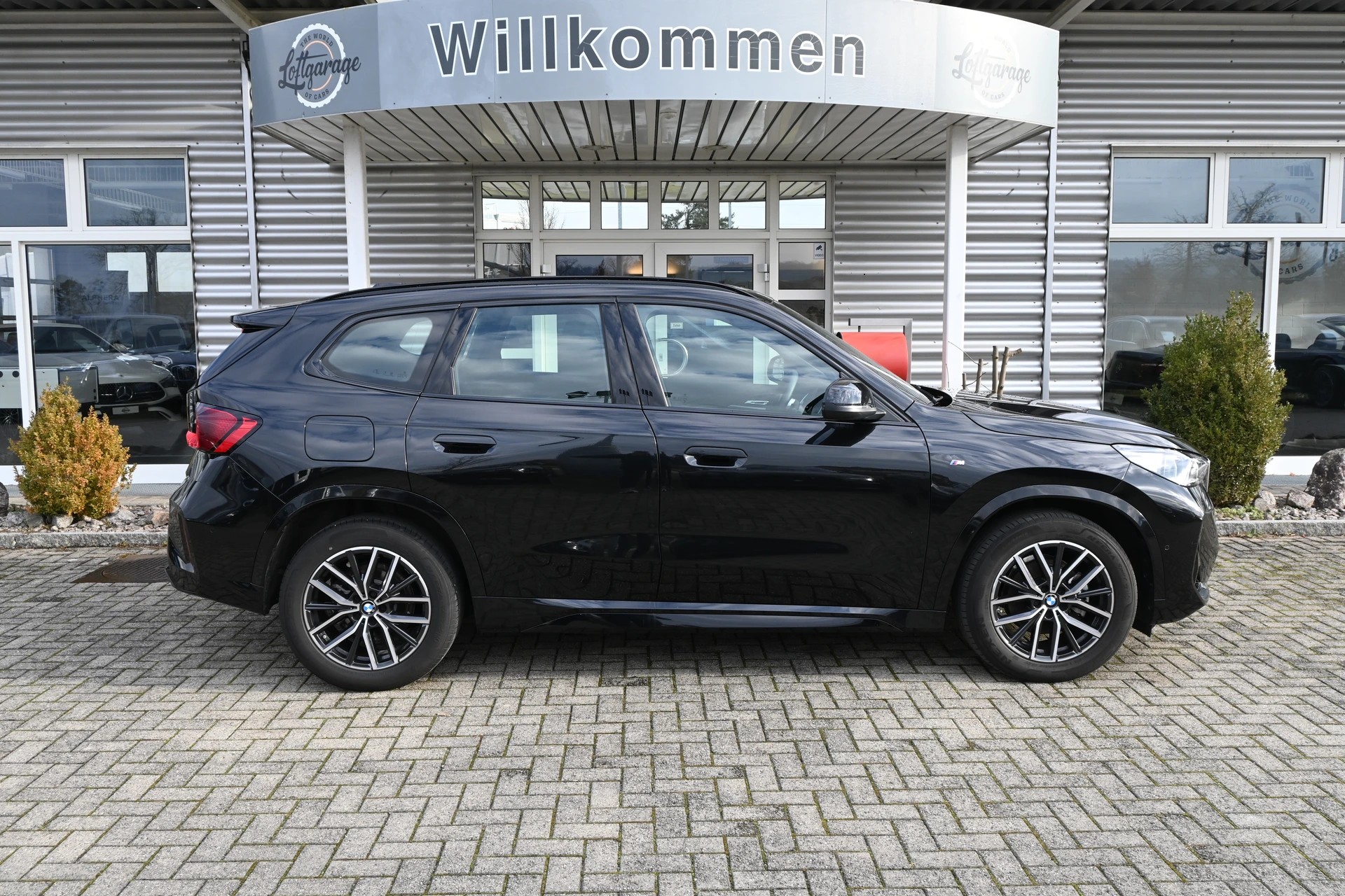 BMW X1 sDrive 18i M Sport Automat + Werksgarantie 05.2027-image-5