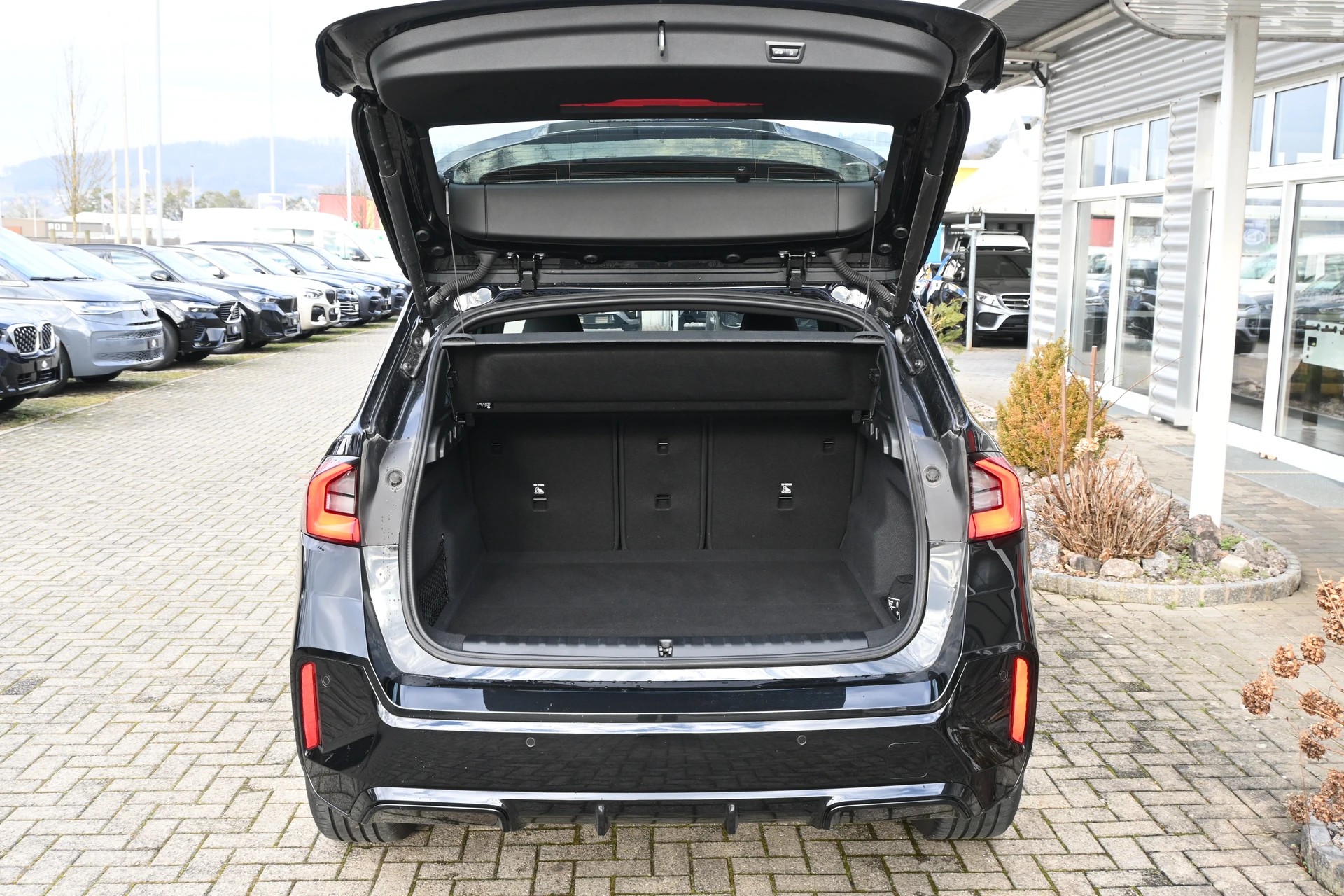 BMW X1 sDrive 18i M Sport Automat + Werksgarantie 05.2027-image-8