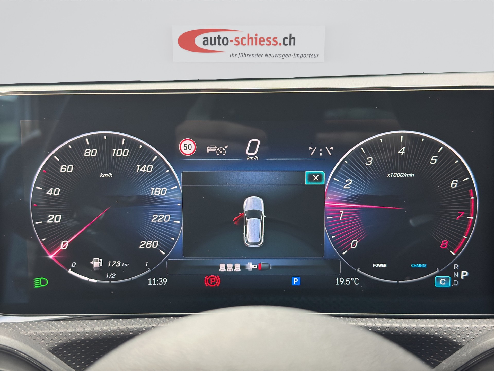 MERCEDES-BENZ A 200 7G-DCT AMG Line Night-image-10