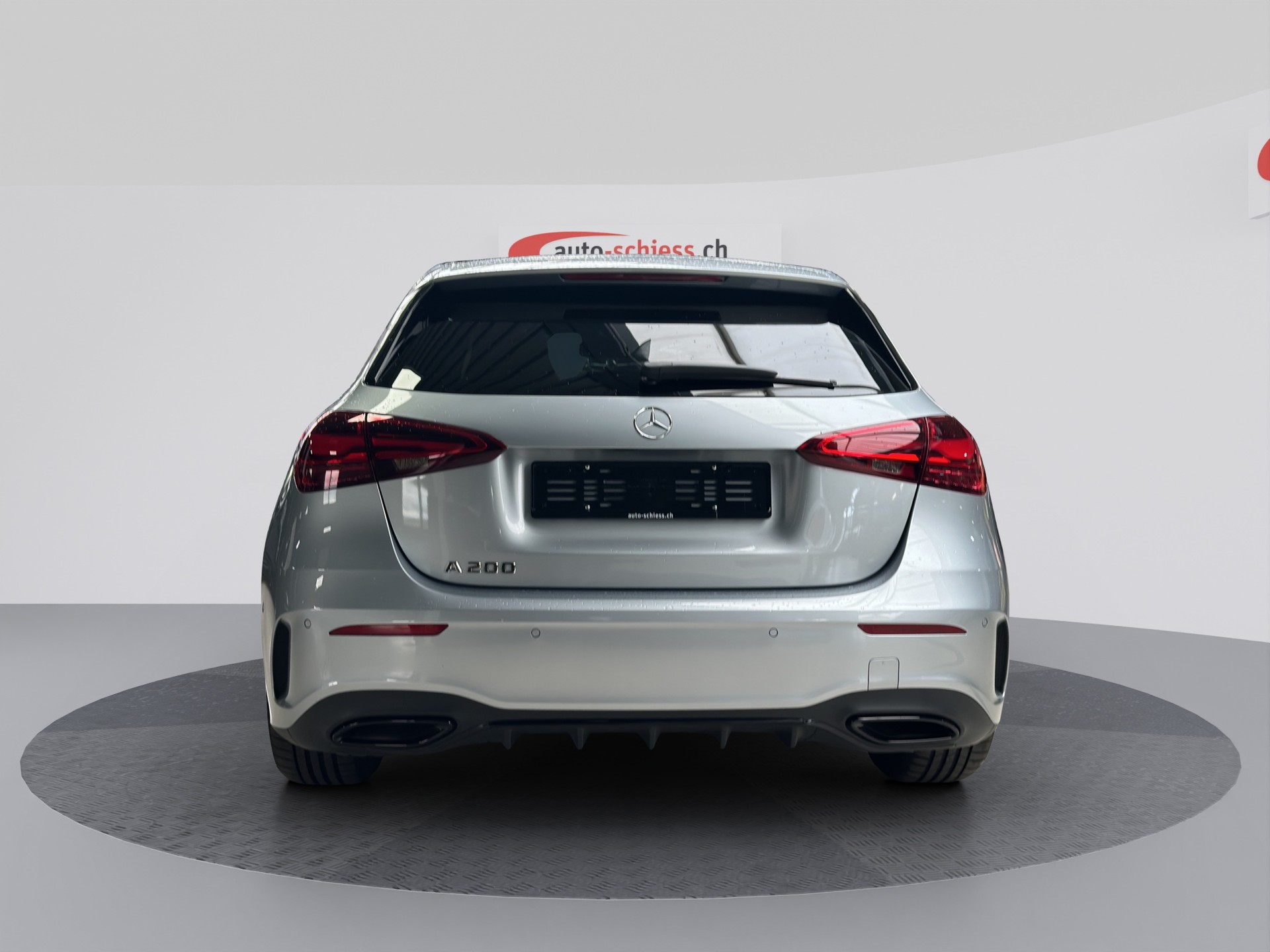 MERCEDES-BENZ A 200 7G-DCT AMG Line Night-showroom-element-3
