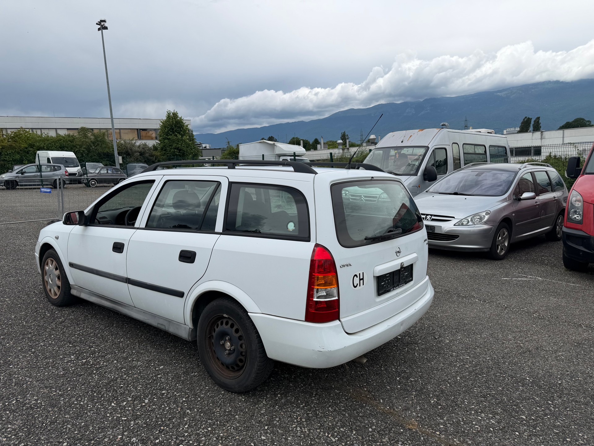 OPEL Astra Caravan 1.6i Club-image-4