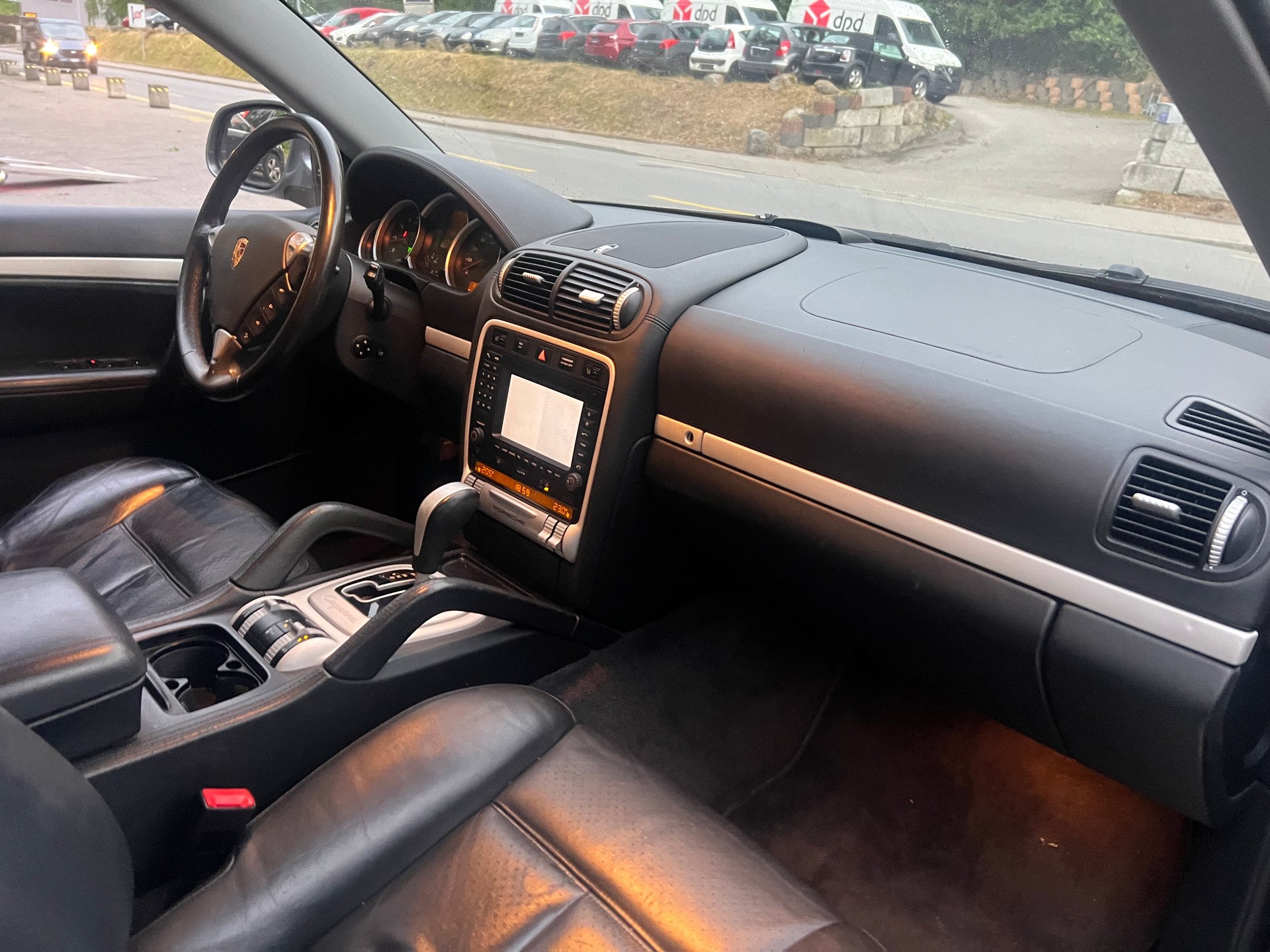 PORSCHE Cayenne S-image-12