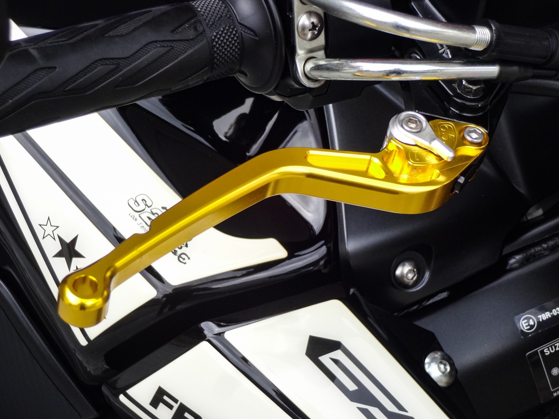 SUZUKI GSR 750 ABS Freegun-image-12