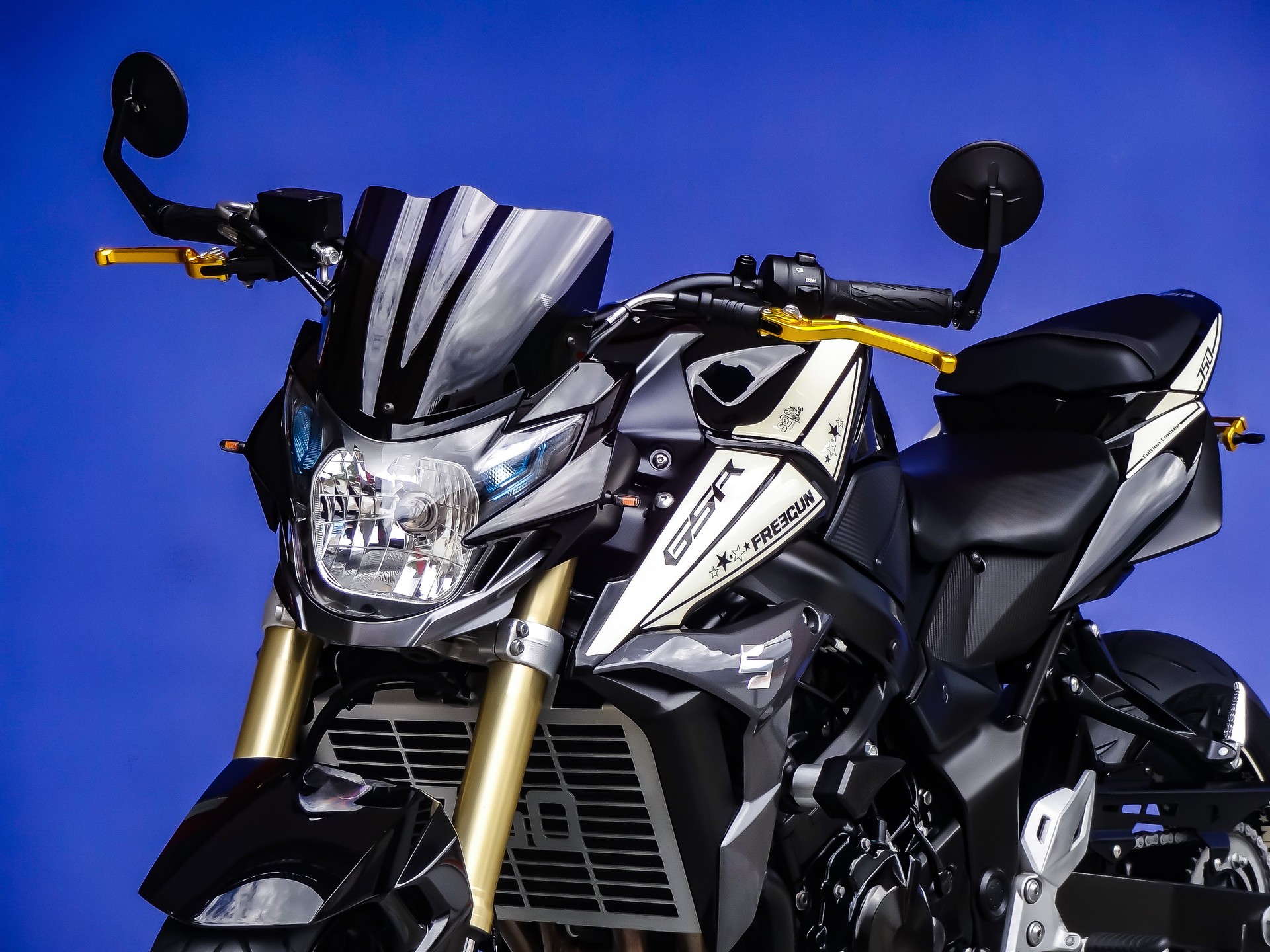 SUZUKI GSR 750 ABS Freegun-image-13