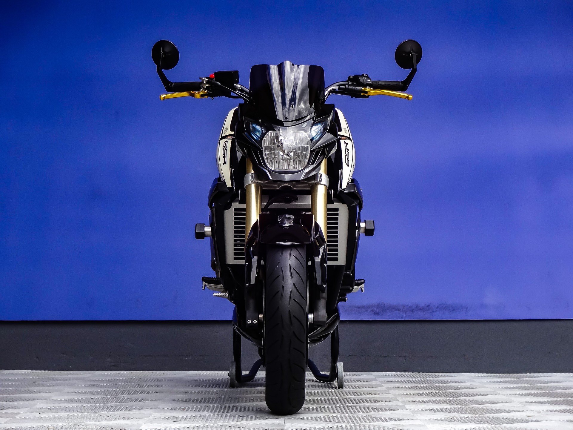 SUZUKI GSR 750 ABS Freegun-image-3