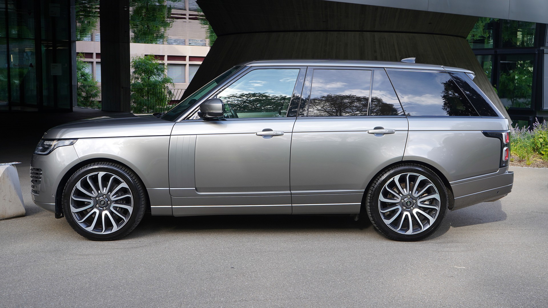 LAND ROVER Range Rover 5.0 V8 S/C Autobiography AB Automatic-image-4