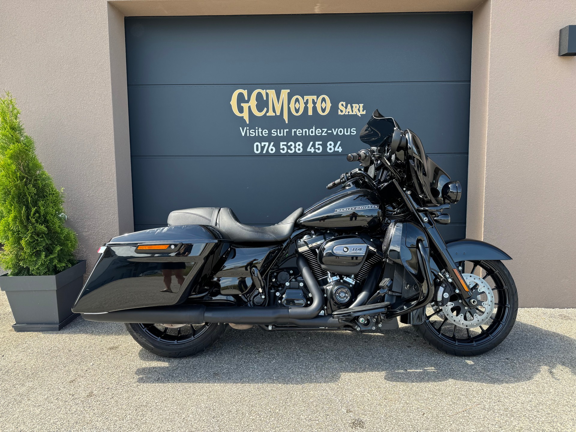 HARLEY-DAVIDSON FLHXS Street Glide Special 114