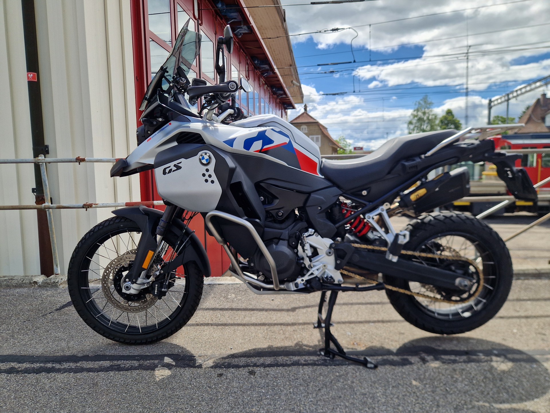 BMW F 900 GS Adventure-image-3