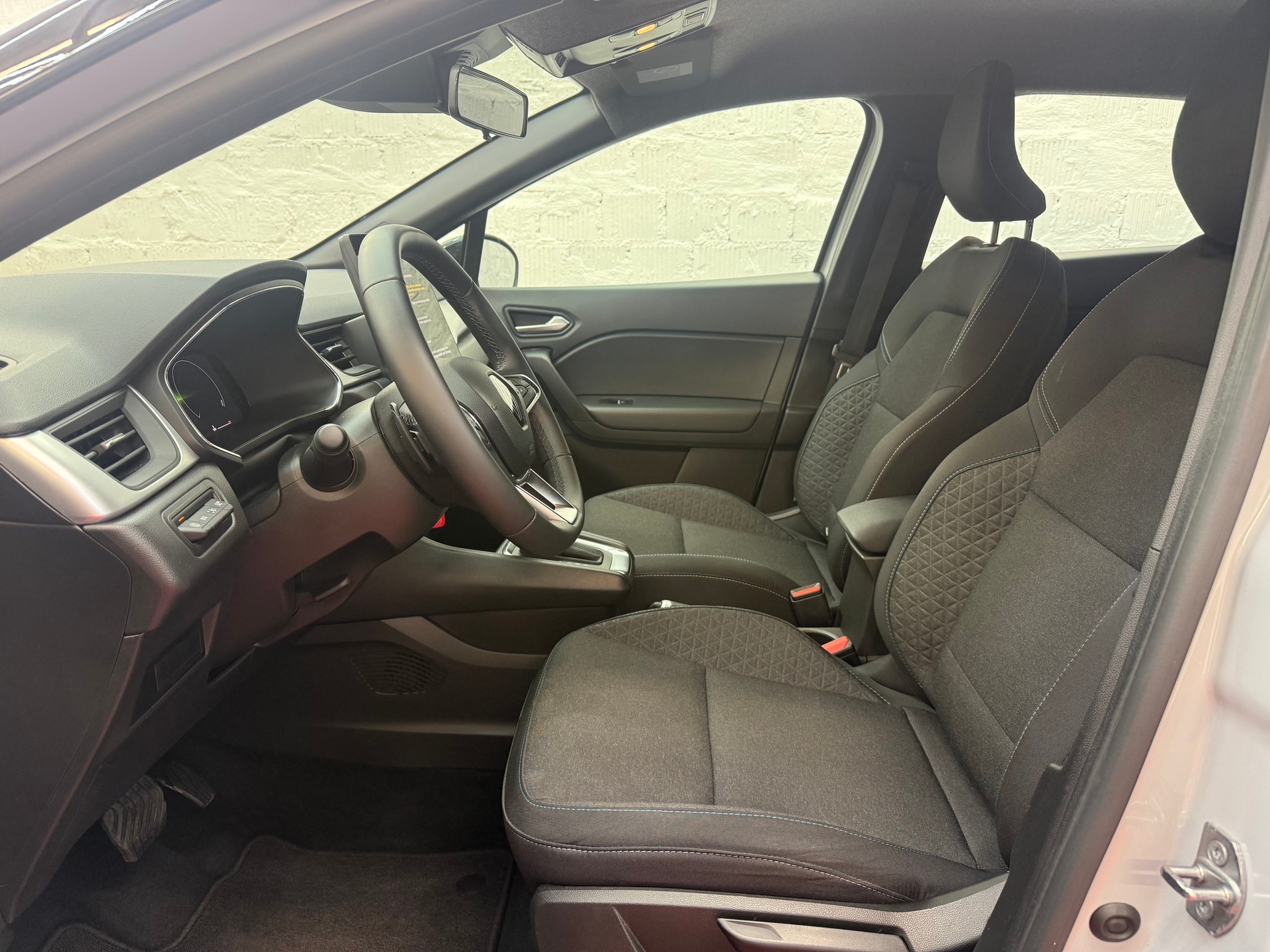 RENAULT Captur Evolution TCE 160 EDC-showroom-element-3