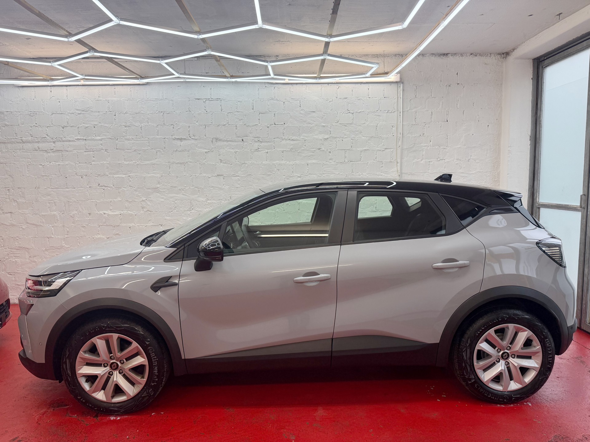 RENAULT Captur Evolution TCE 160 EDC-showroom-element-1