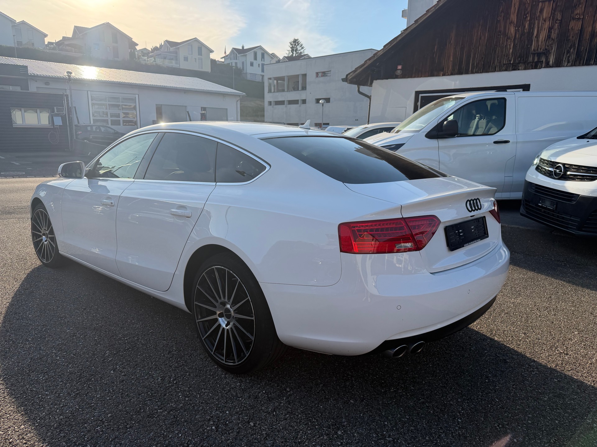 AUDI A5 Sportback 2.0 TDI-image-2