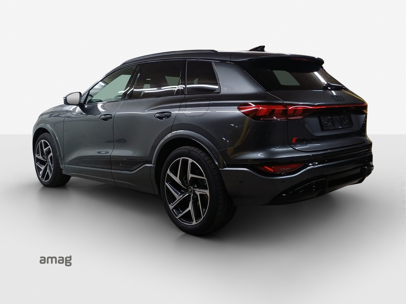 AUDI SQ6 e-tron quattro-showroom-element-2