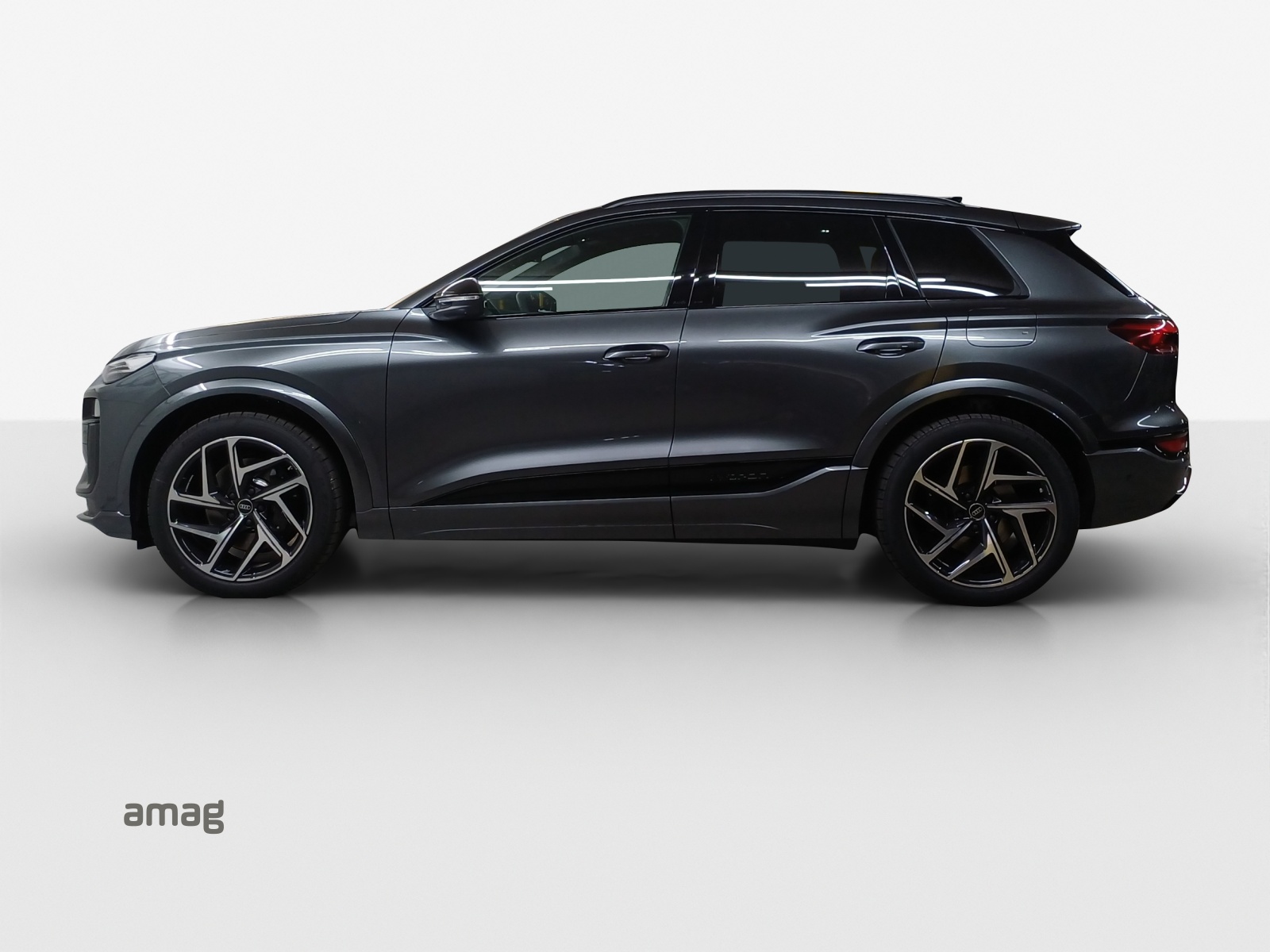 AUDI SQ6 e-tron quattro-showroom-element-1