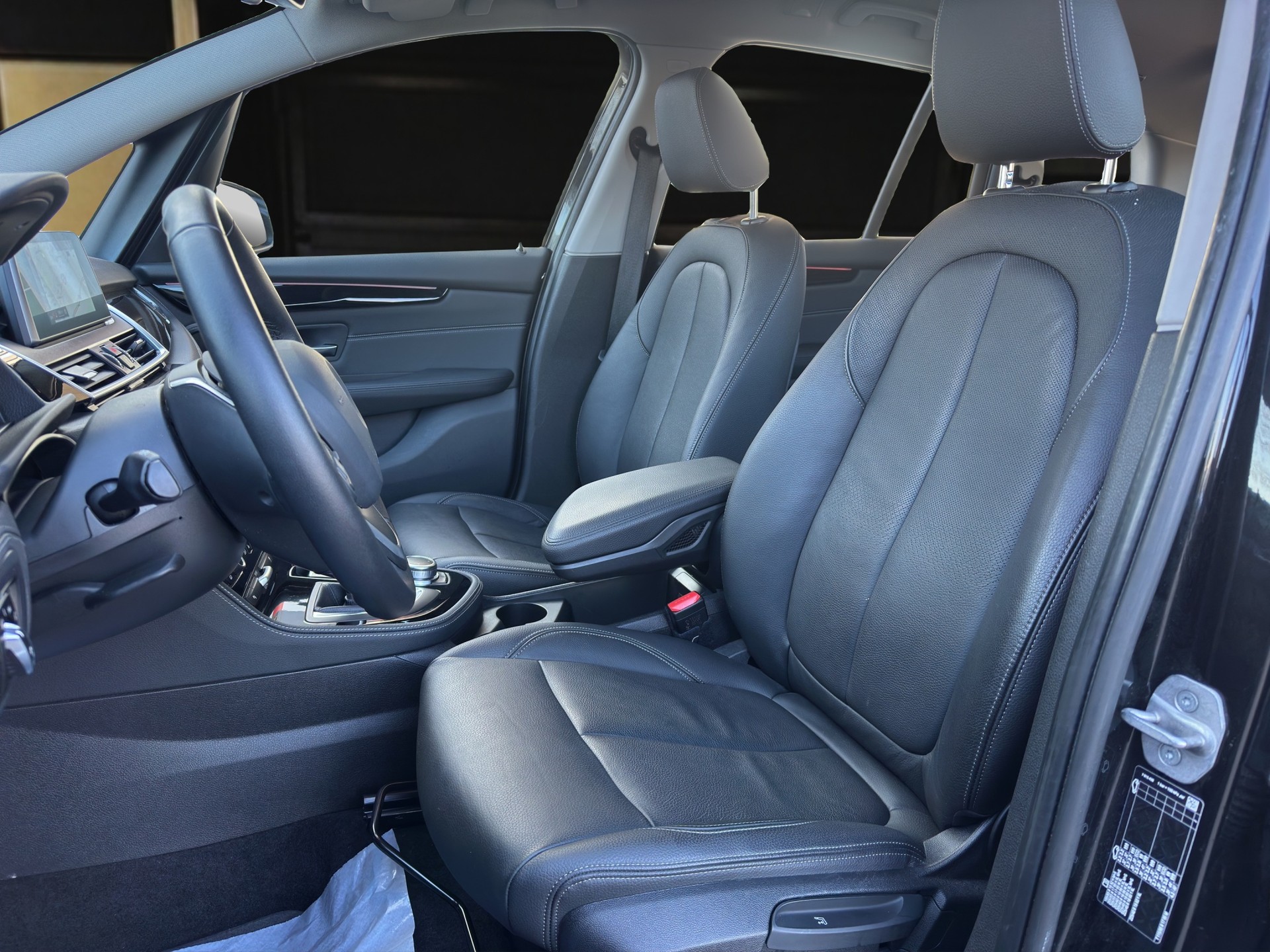 BMW 216d Gran Tourer DKG Luxury Line-image-8