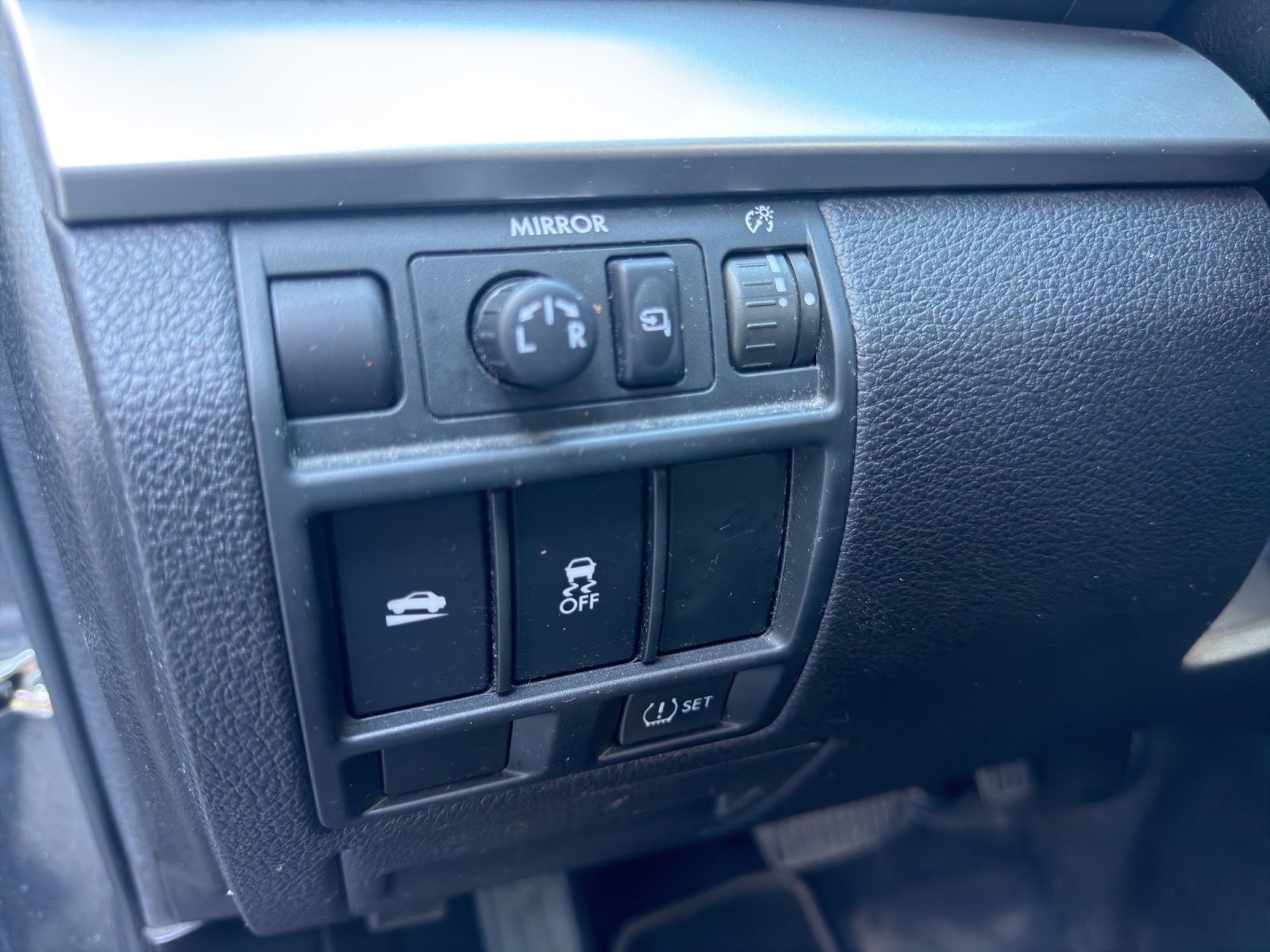 SUBARU Legacy 2.0i Advantage AWD Lineartronic-image-23
