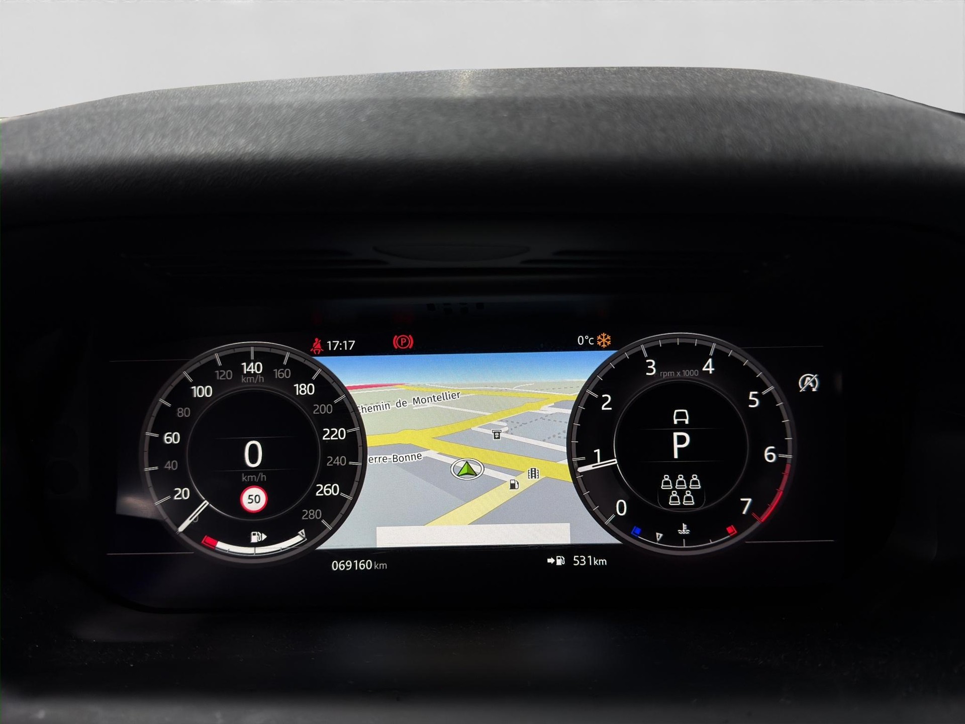 LAND ROVER Discovery Sport 2.0 Si4 R-Dynamic HSE-showroom-element-3