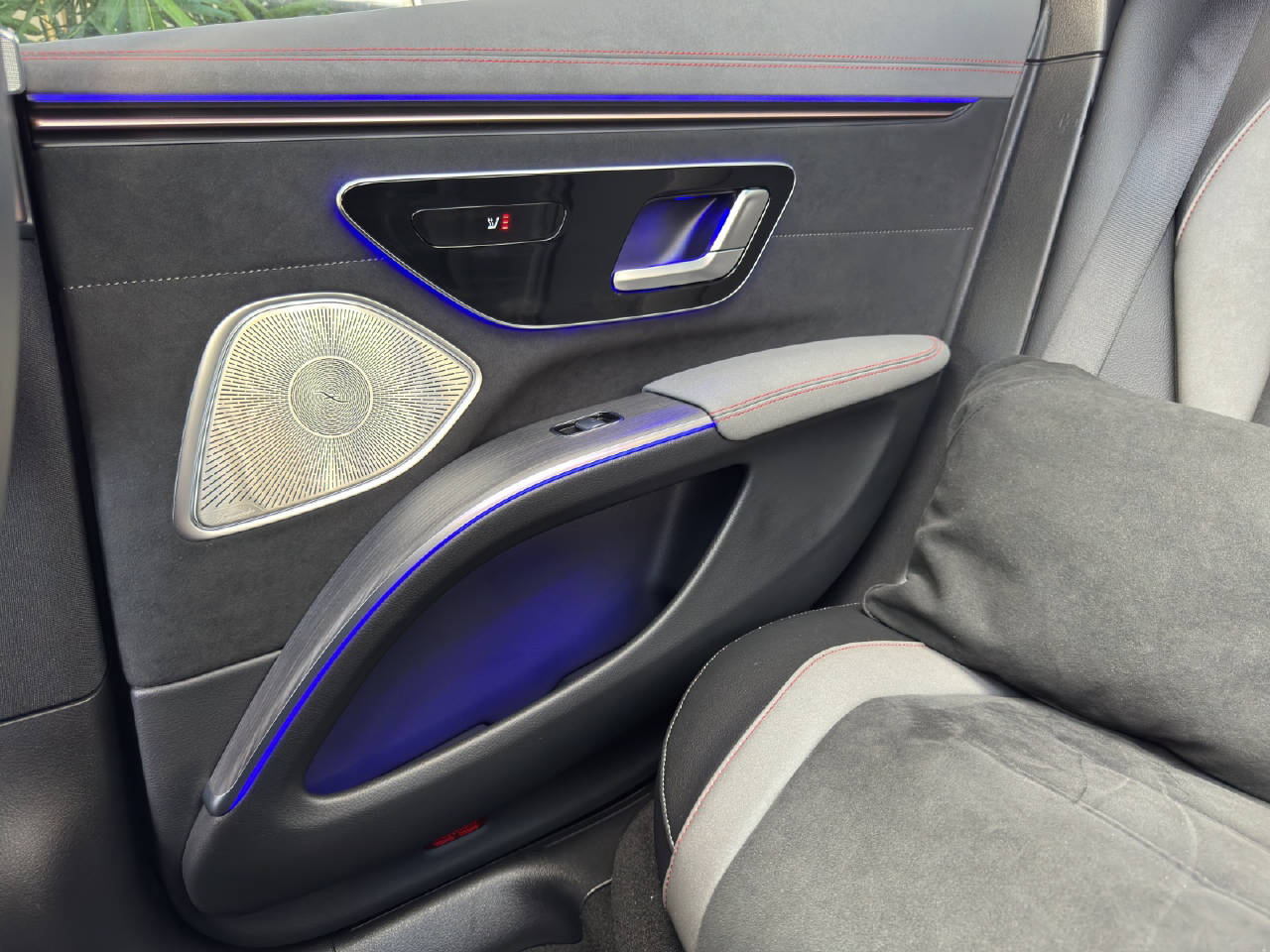 MERCEDES-BENZ EQS 450+ AMG Line-image-12