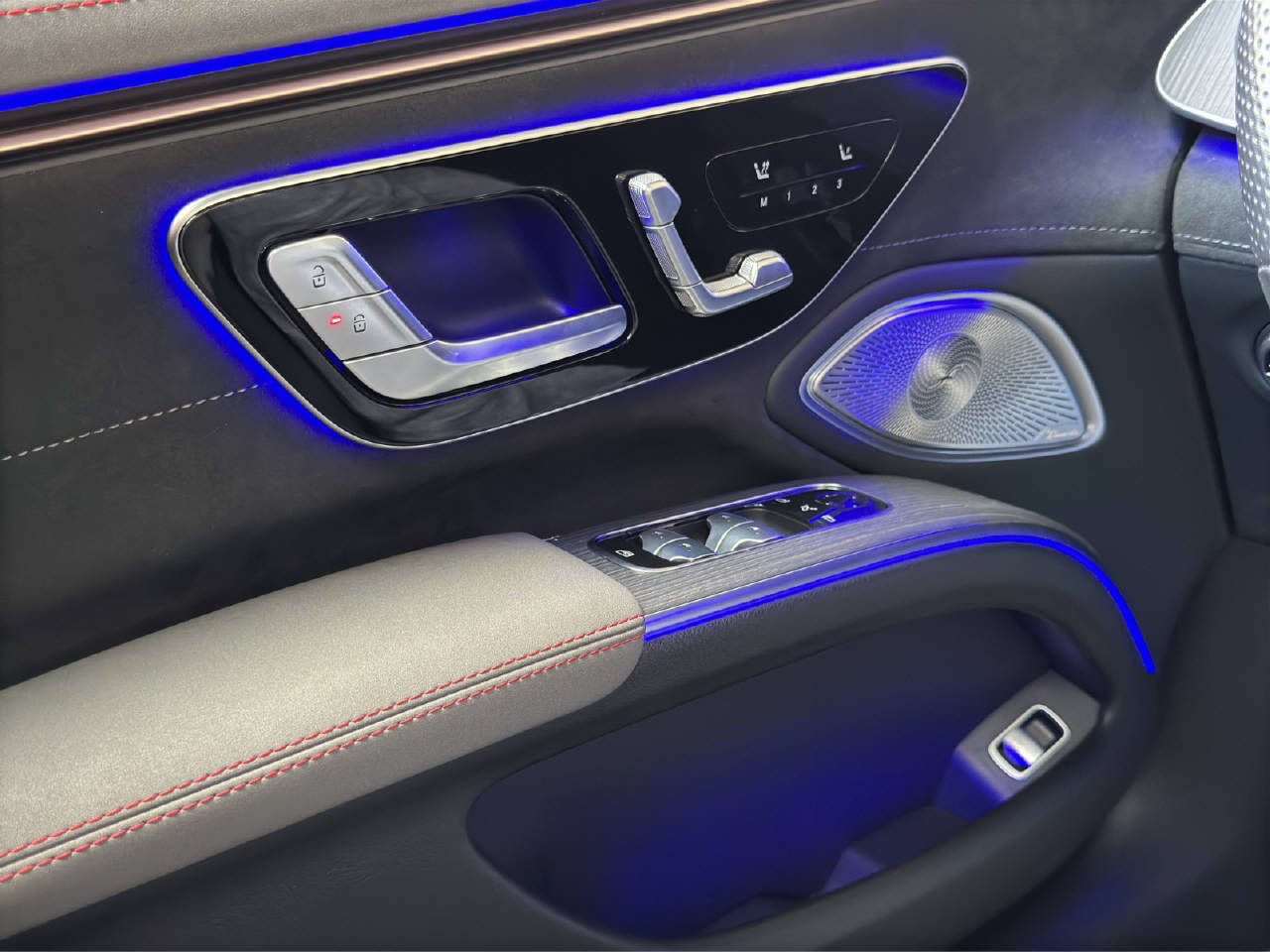 MERCEDES-BENZ EQS 450+ AMG Line-image-13