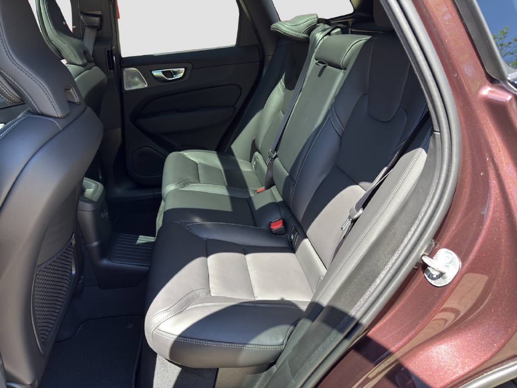 VOLVO XC60 2.0 T8 TE Ultra Dark eAWD-image-17