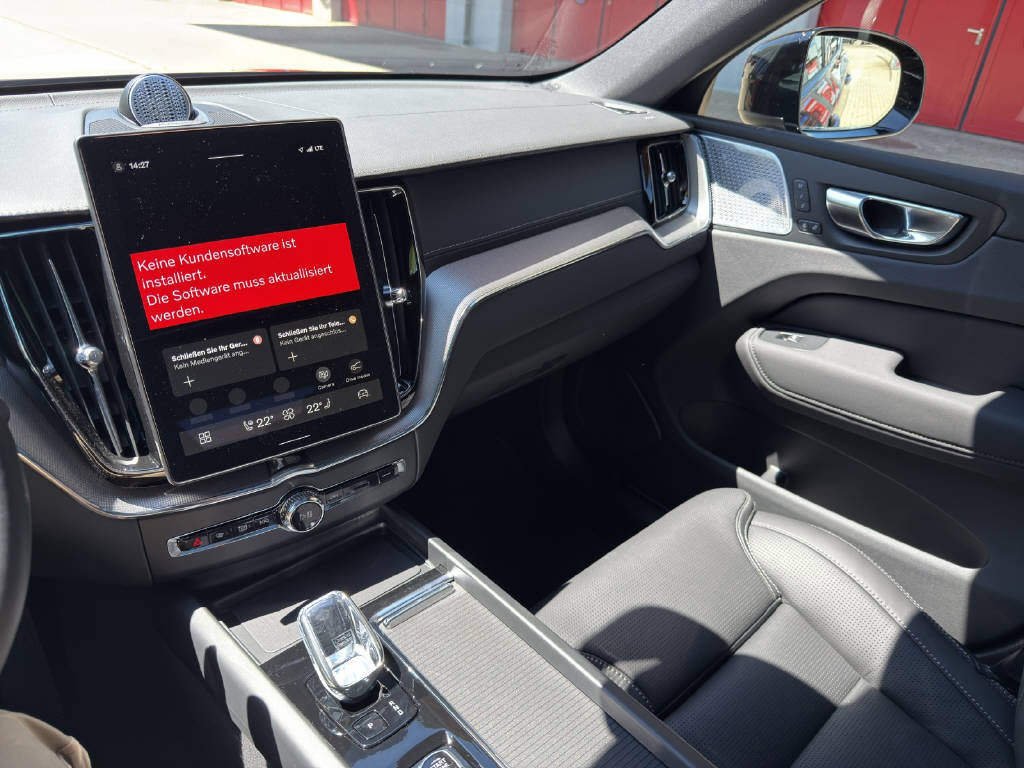 VOLVO XC60 2.0 T8 TE Ultra Dark eAWD-image-12