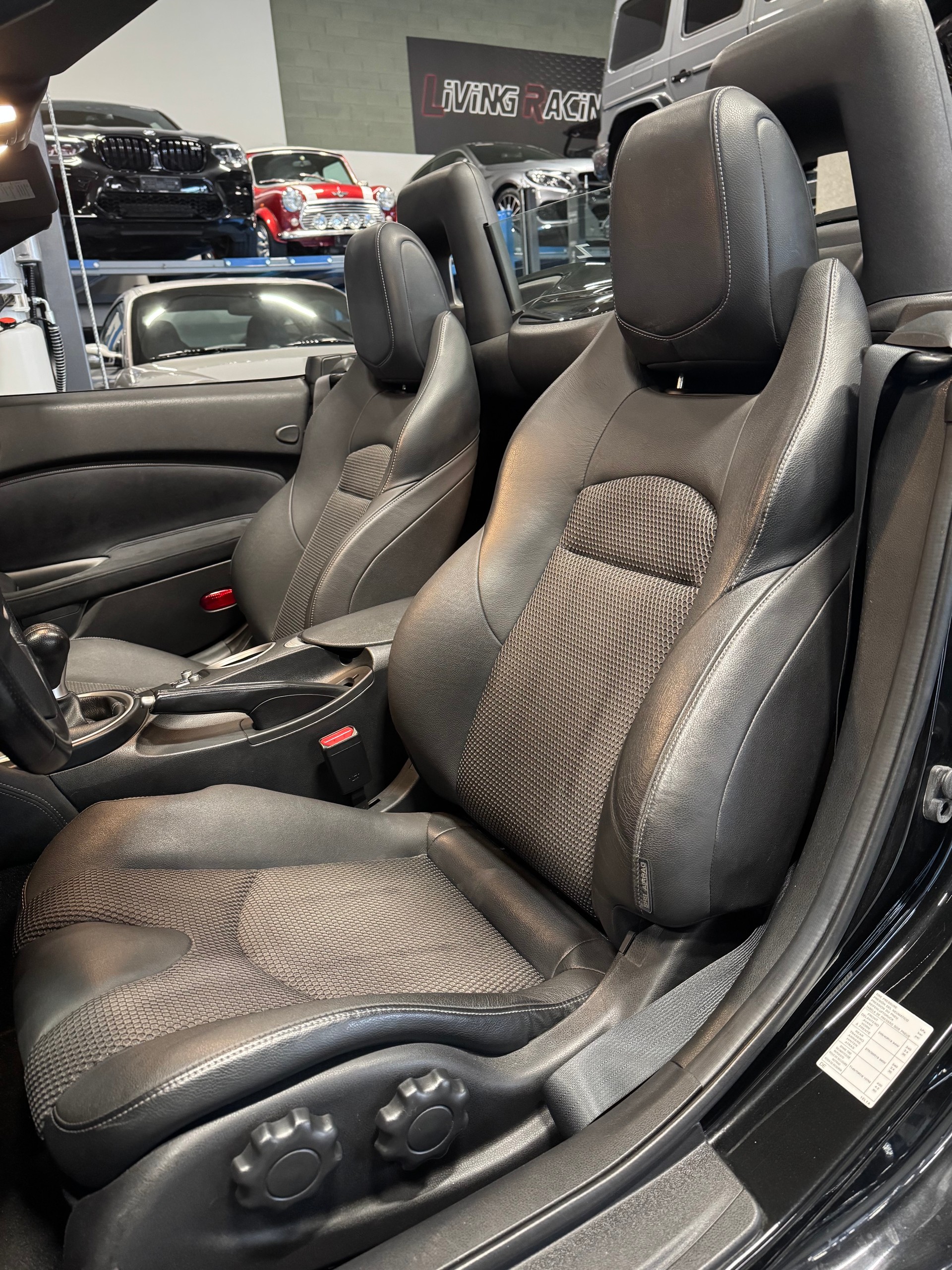 NISSAN 370 Z Roadster-image-9