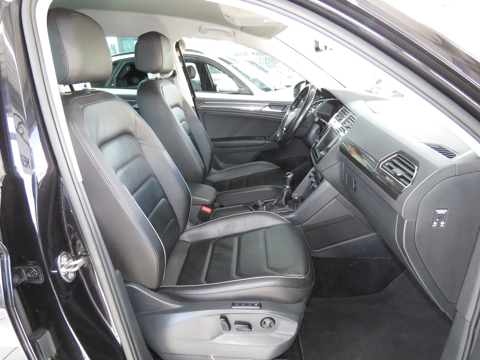 VW Tiguan 2.0TSI Highline 4-Motion-image-11