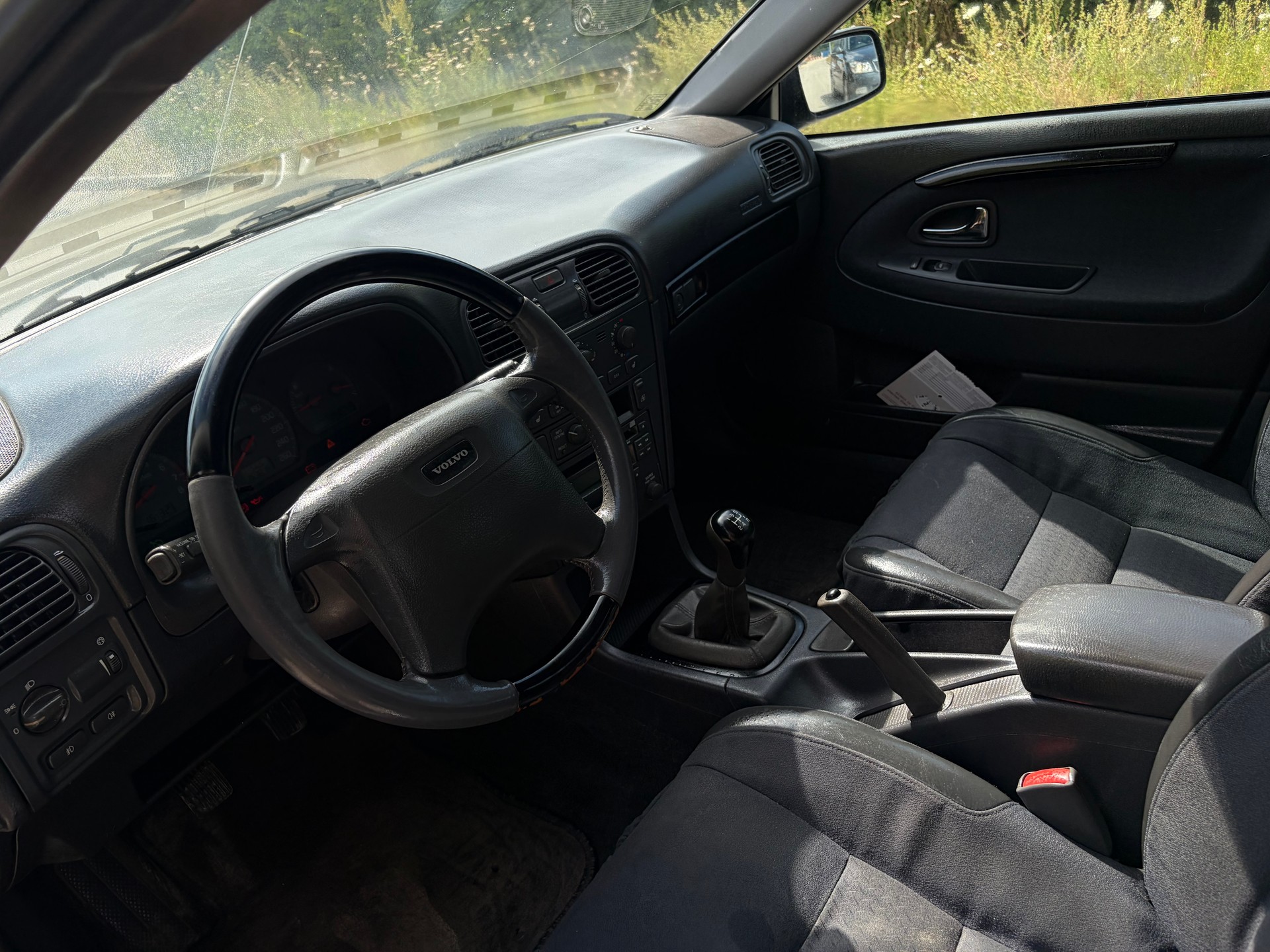VOLVO V40 T4-image-4