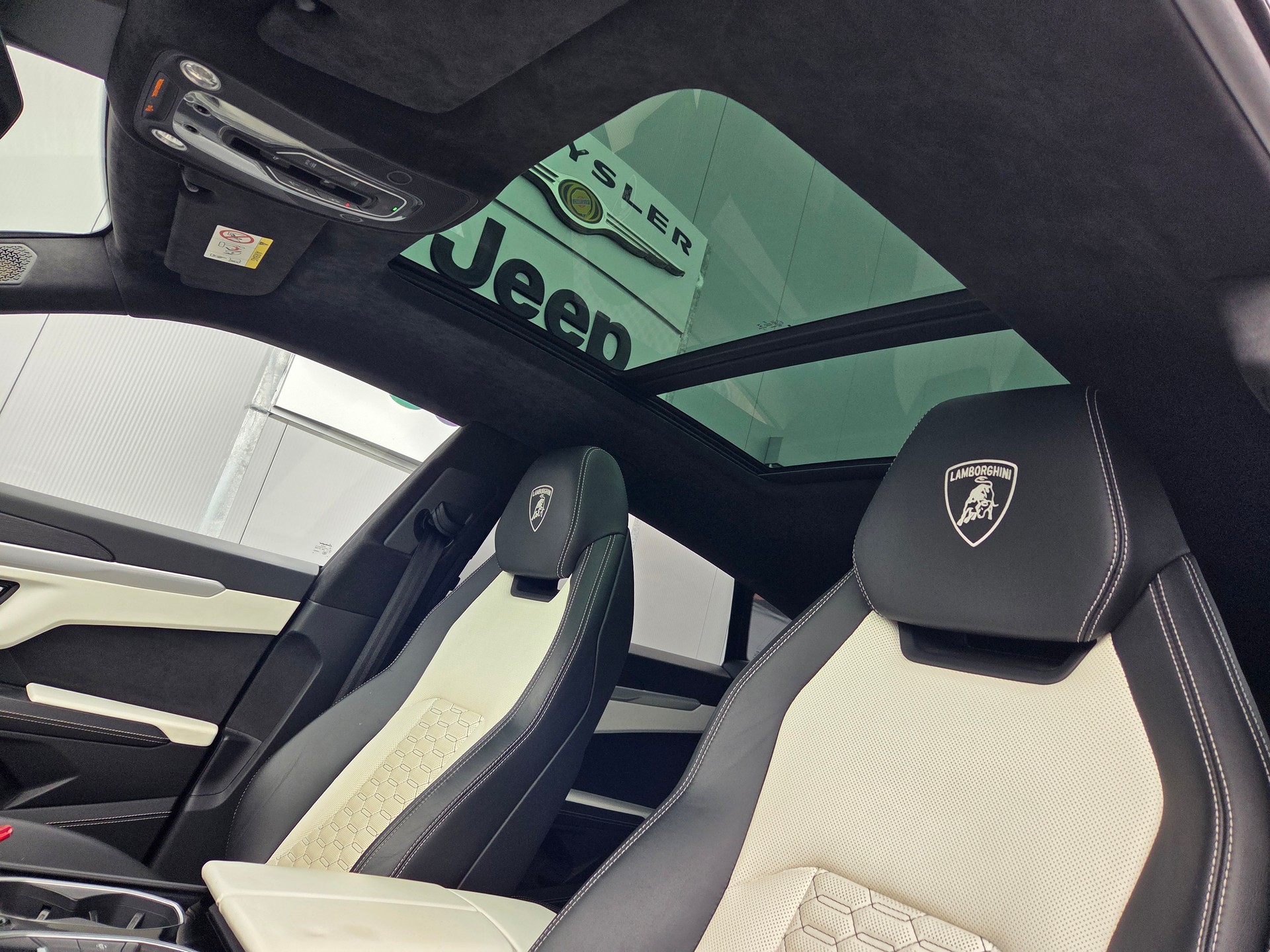 LAMBORGHINI Urus E-Gear-image-5