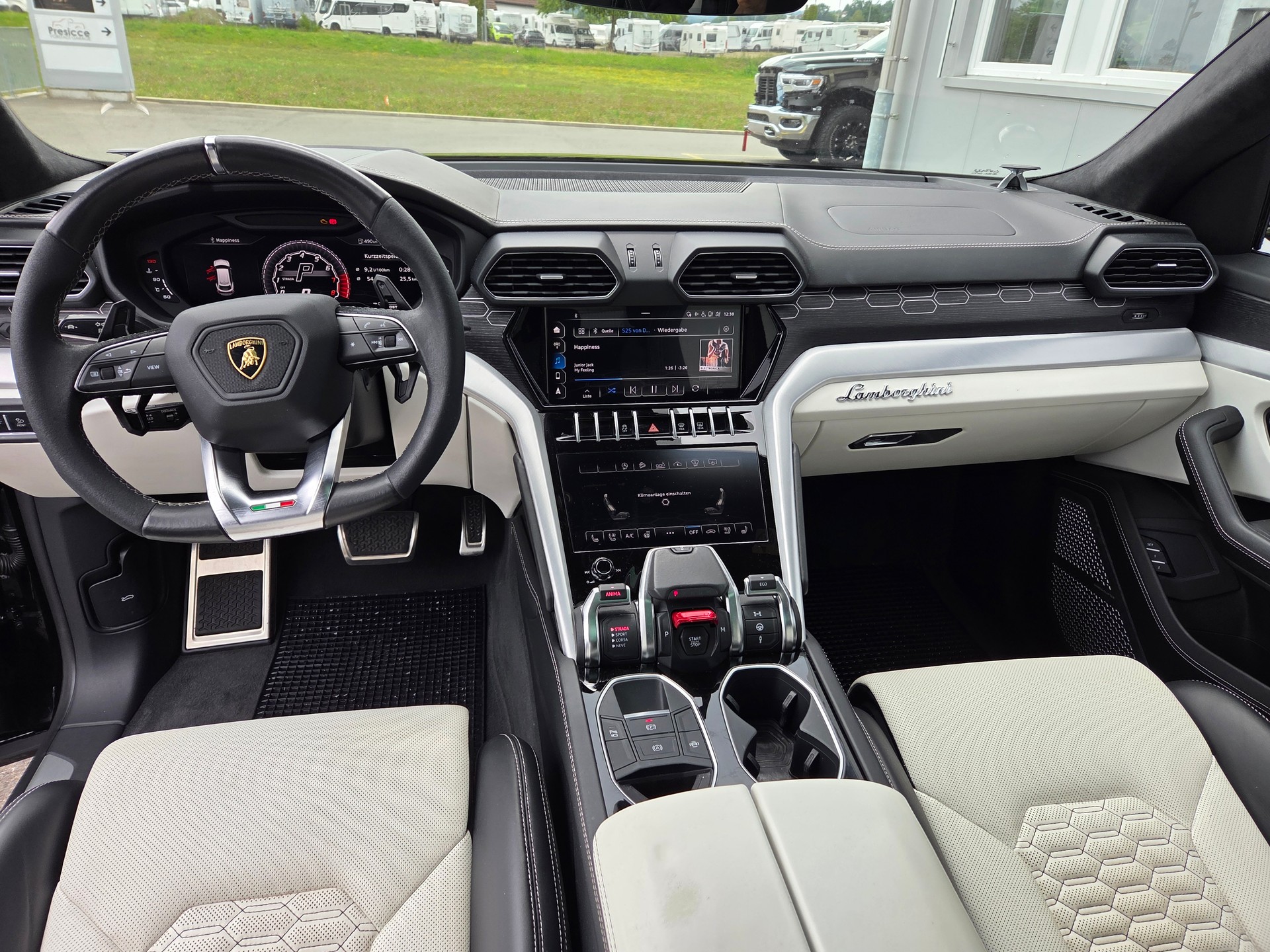 LAMBORGHINI Urus E-Gear-image-8