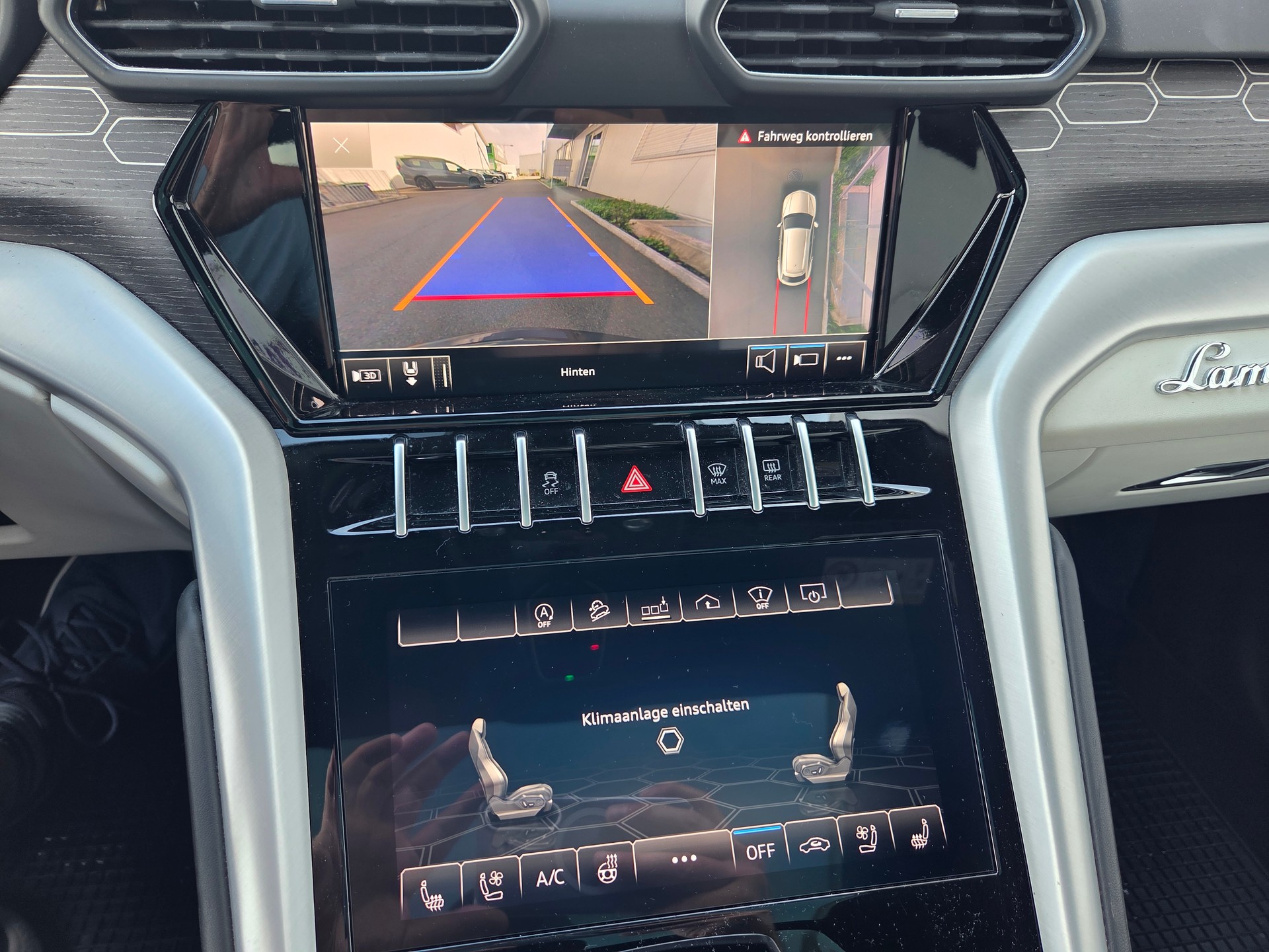 LAMBORGHINI Urus E-Gear-image-11