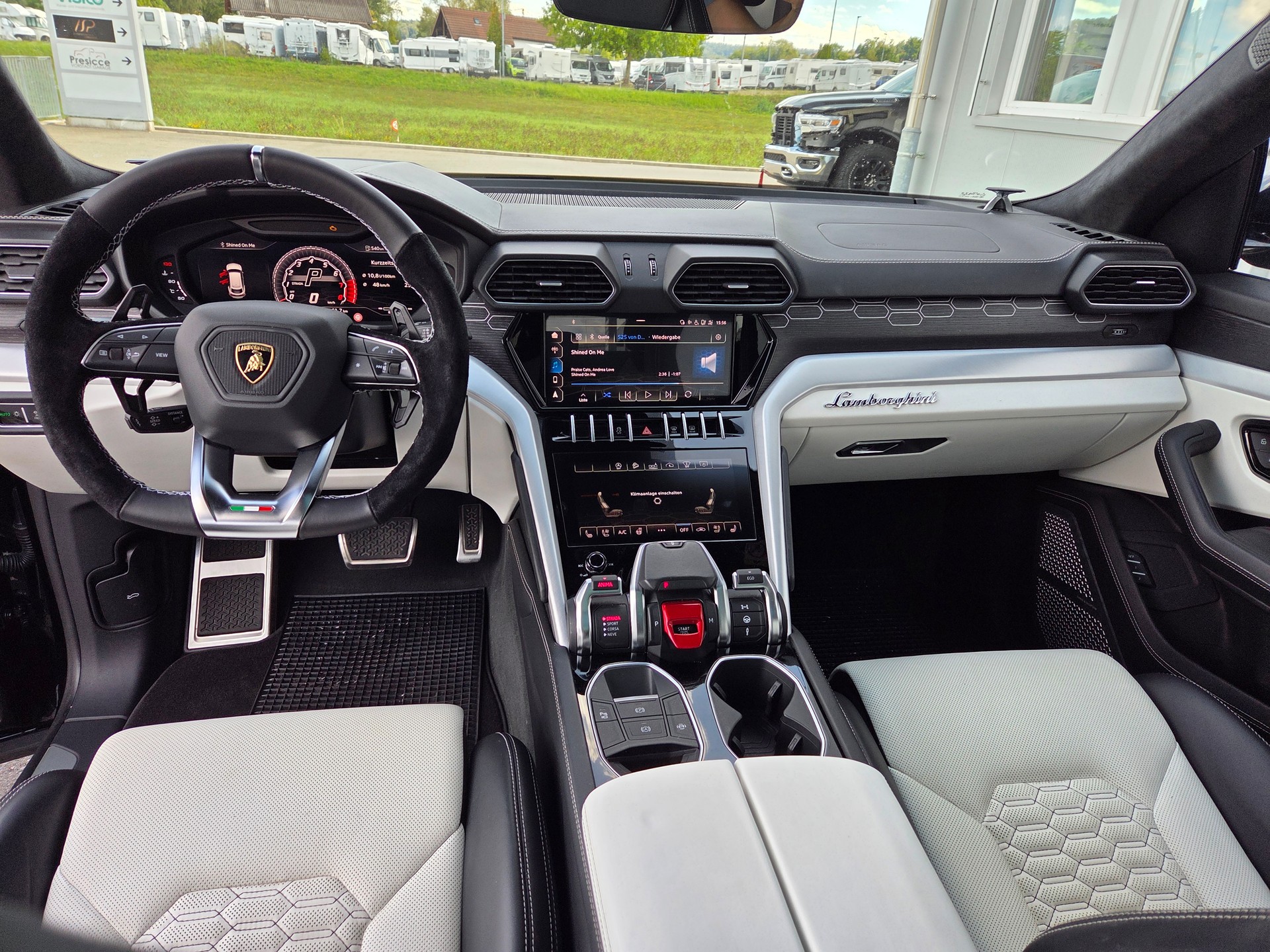 LAMBORGHINI Urus E-Gear-image-9
