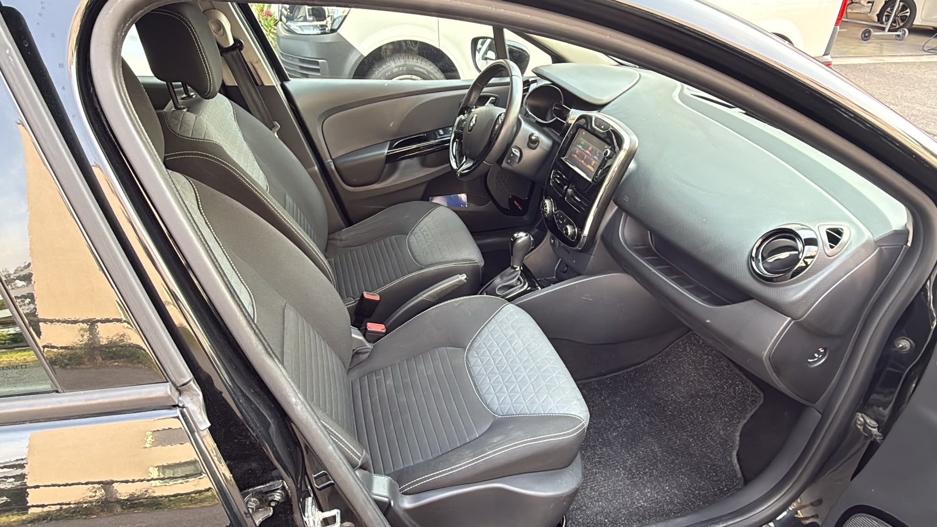 RENAULT Clio Grandtour 1.2 16V T Swiss Edition EDC-image-10