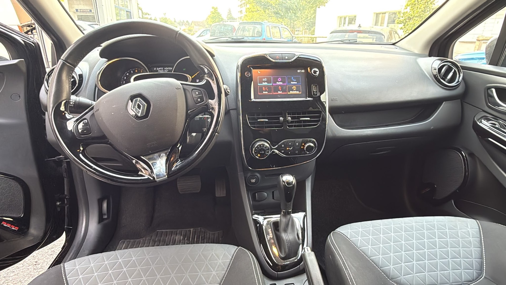 RENAULT Clio Grandtour 1.2 16V T Swiss Edition EDC-image-7