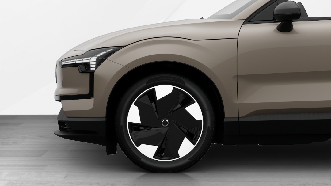 VOLVO EX30 P5 69 kWh Long Range Plus-image-8
