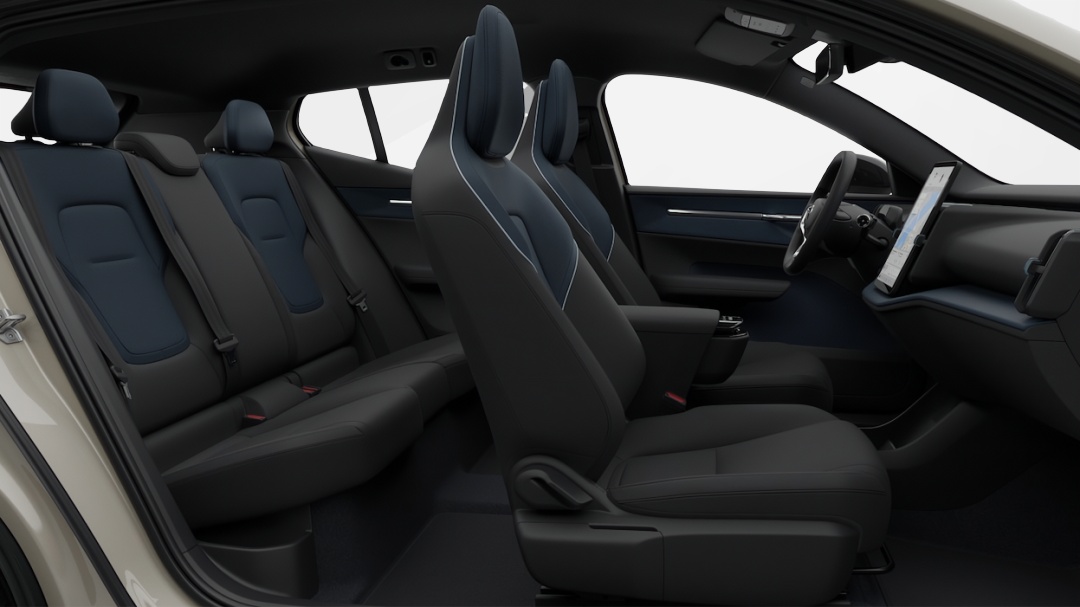 VOLVO EX30 P5 69 kWh Long Range Plus-image-7
