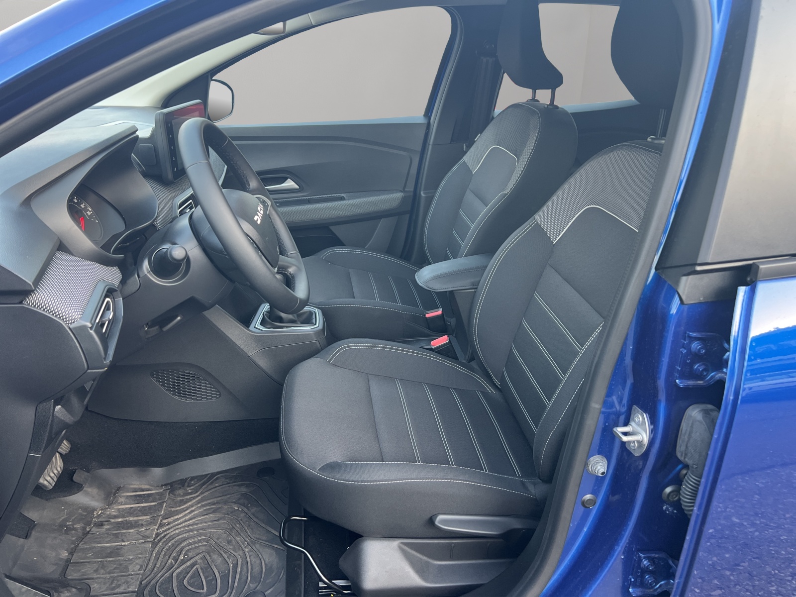 DACIA Sandero 1.0 TCe 90 Stepway Extreme Automat / Rückfahrkamera / Totwinkelassistent / inkl. Winterräder-image-8