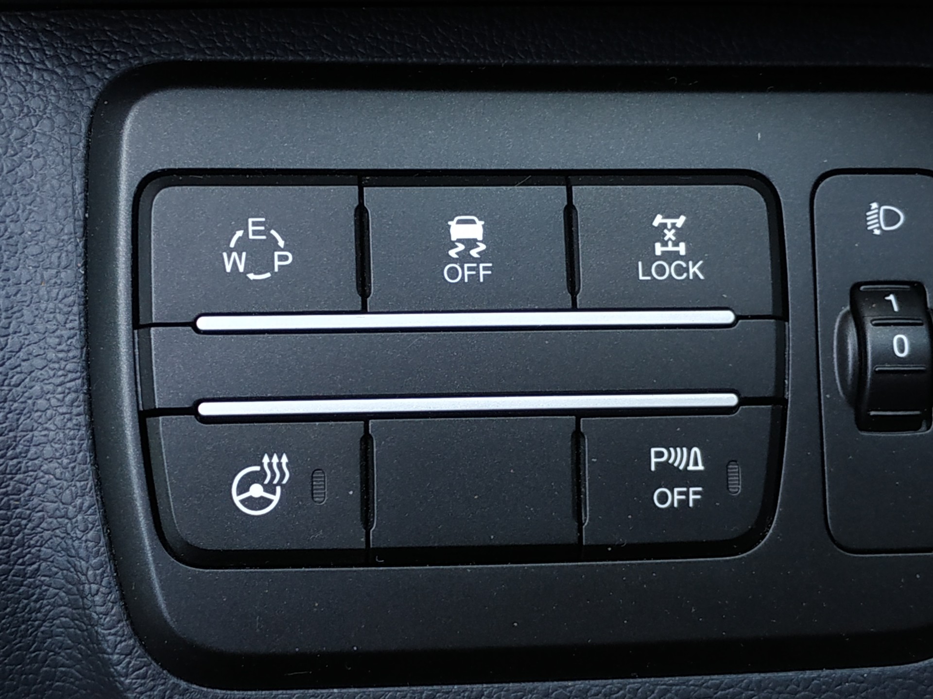 KGM-SsangYong Tivoli 1.6 eXDi Sapphire 4WD Automatic-image-16