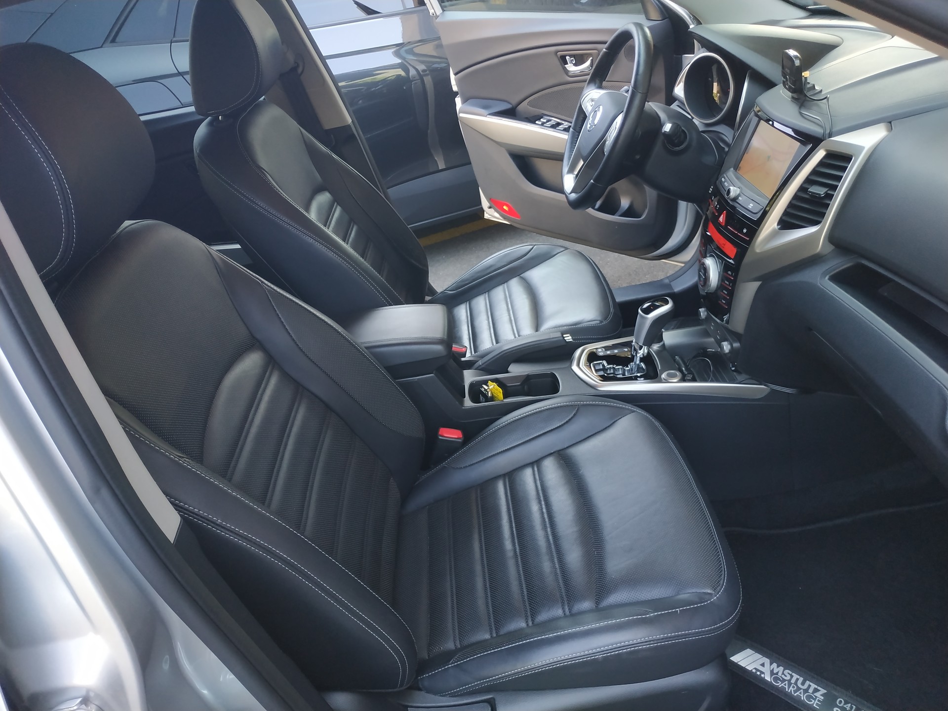 KGM-SsangYong Tivoli 1.6 eXDi Sapphire 4WD Automatic-image-13