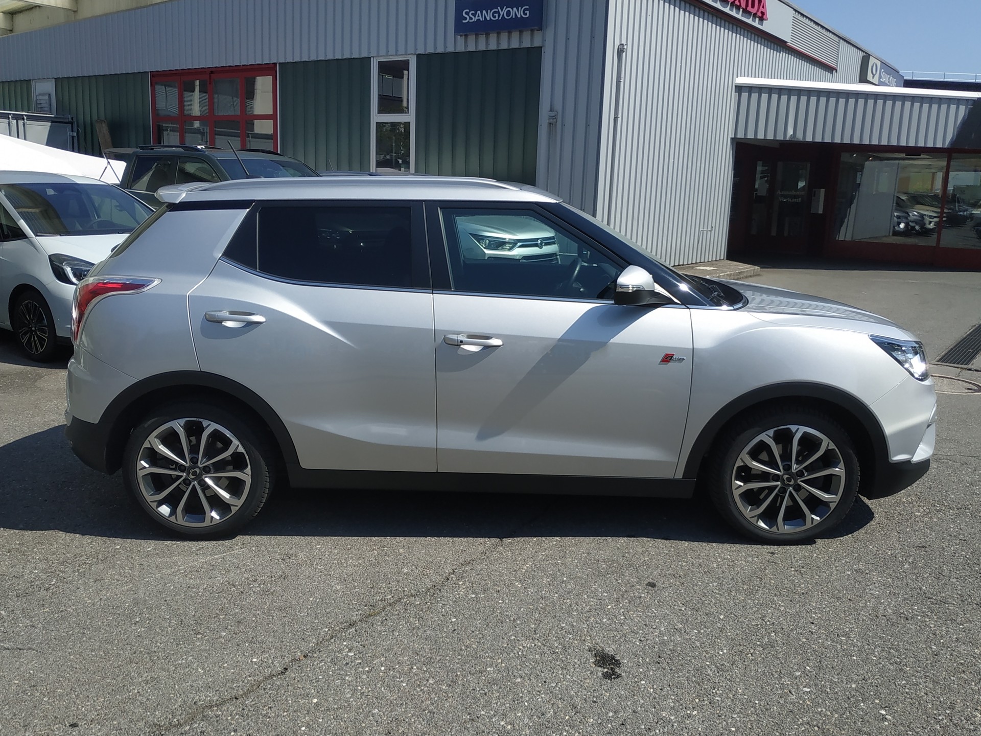 KGM-SsangYong Tivoli 1.6 eXDi Sapphire 4WD Automatic-image-5