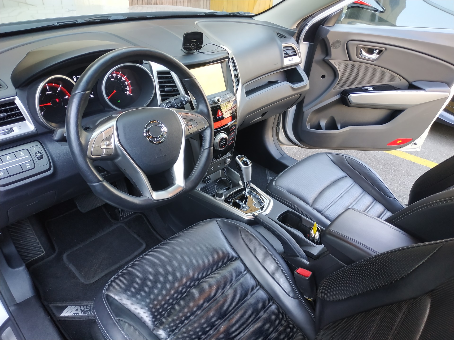 KGM-SsangYong Tivoli 1.6 eXDi Sapphire 4WD Automatic-image-9