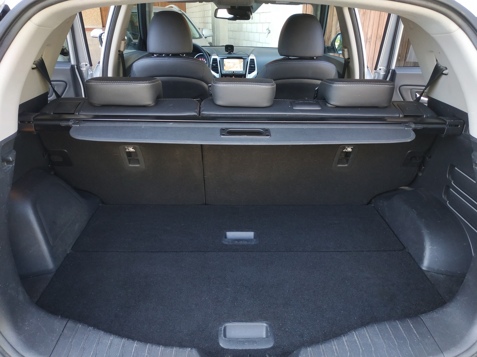 KGM-SsangYong Tivoli 1.6 eXDi Sapphire 4WD Automatic-image-21