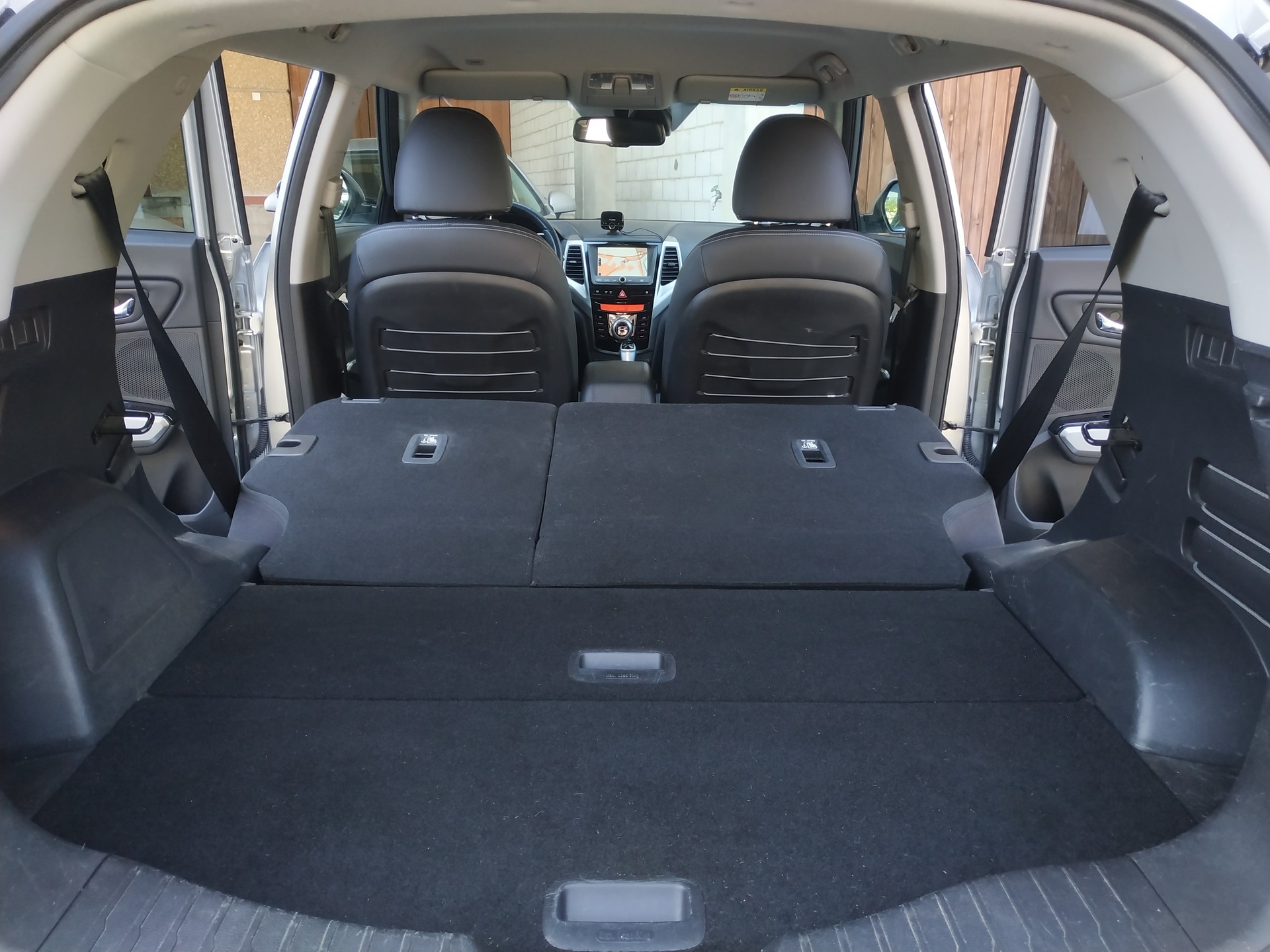 KGM-SsangYong Tivoli 1.6 eXDi Sapphire 4WD Automatic-image-20